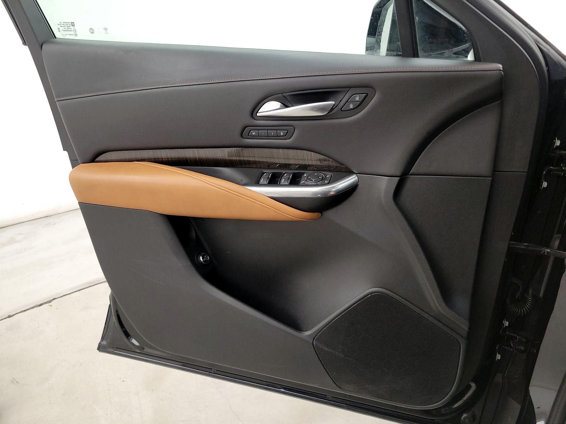Thumbnail: 2021 Cadillac XT4 - 12