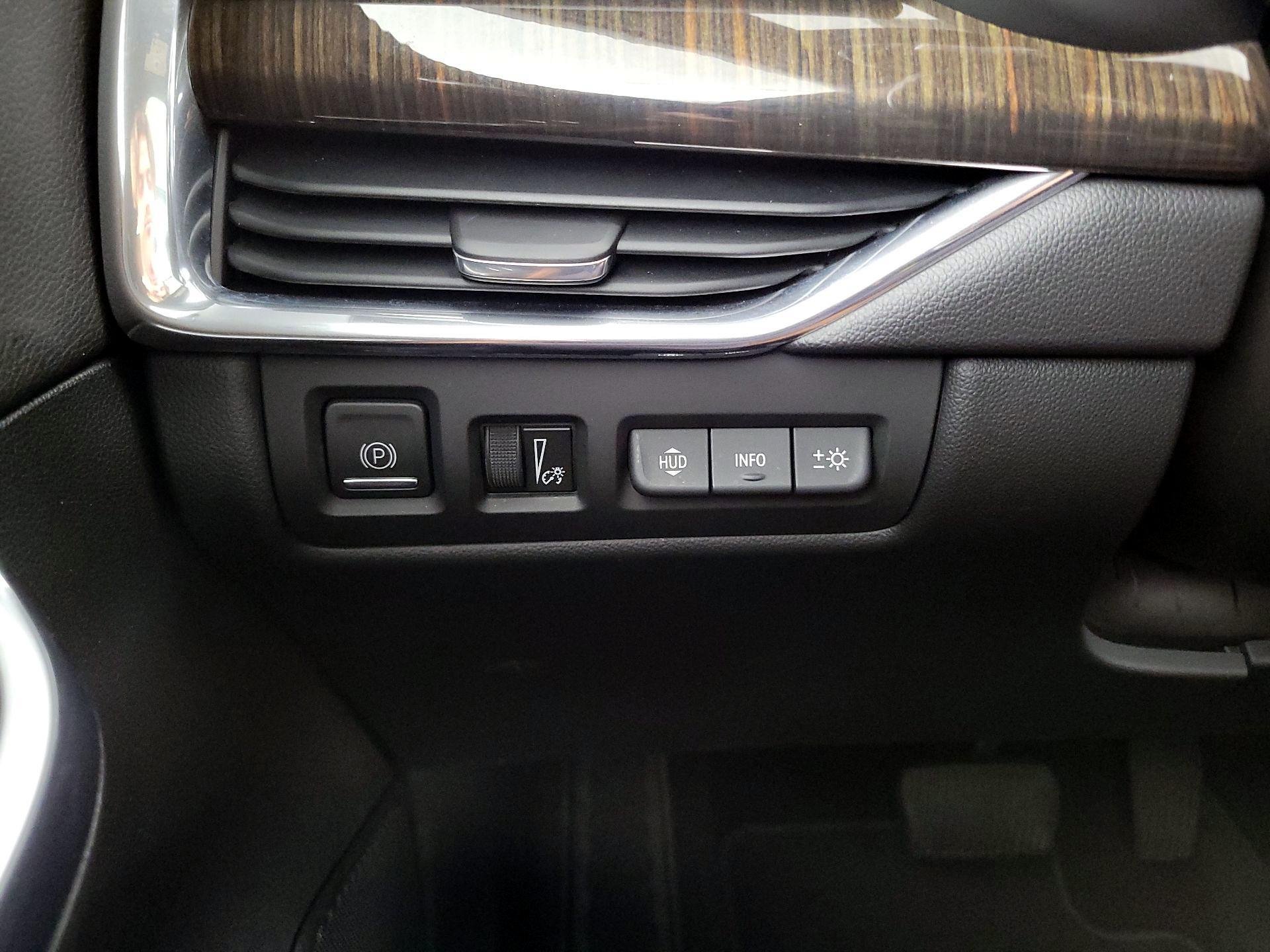 Thumbnail: 2021 Cadillac XT4 - 13