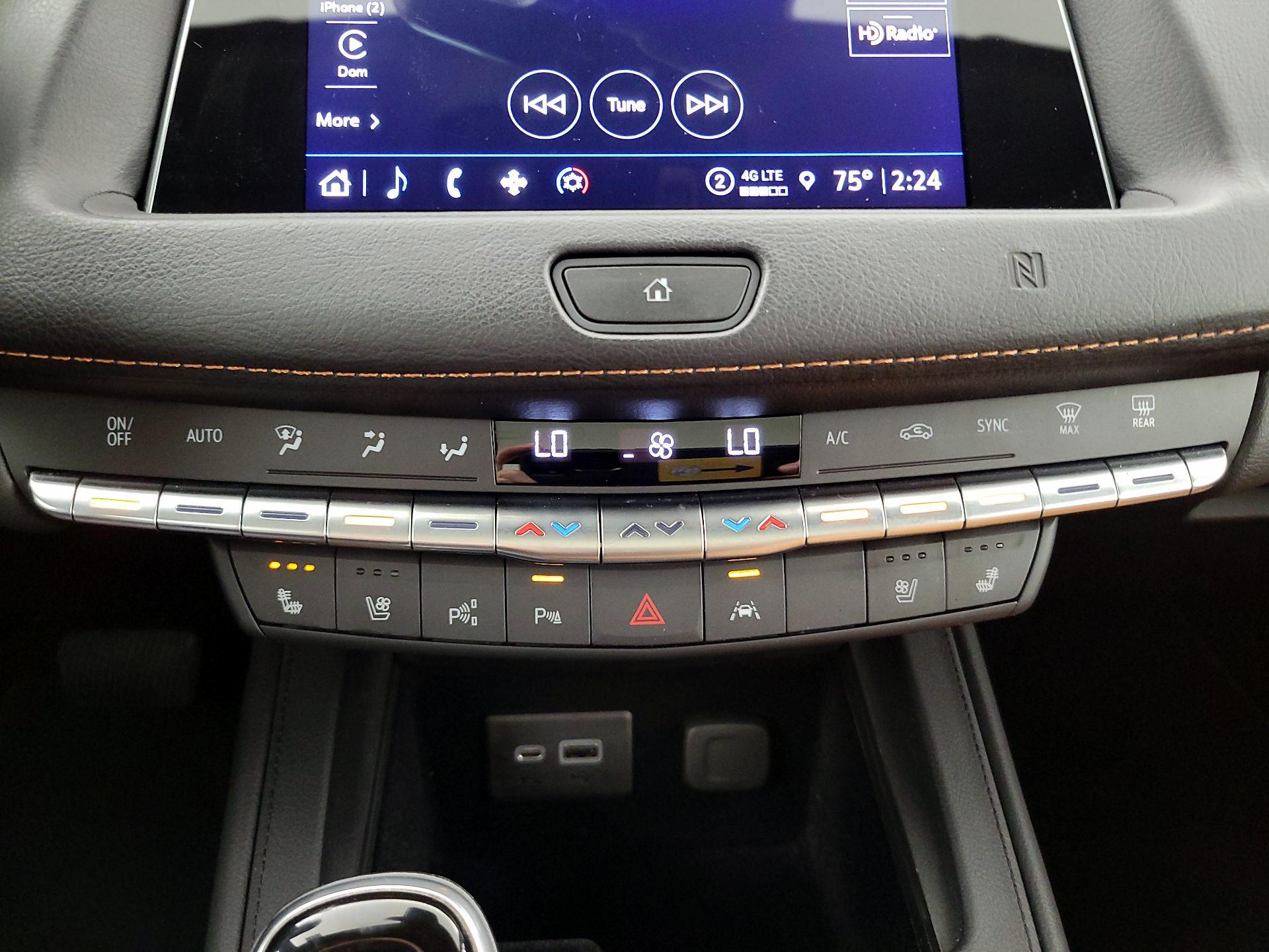 Thumbnail: 2021 Cadillac XT4 - 16