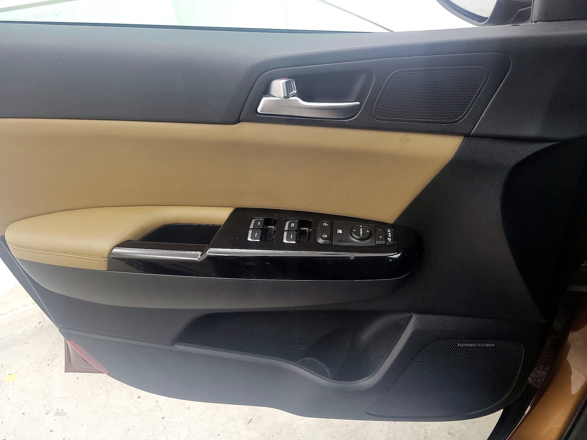 Thumbnail: 2020 Kia Sportage - 12