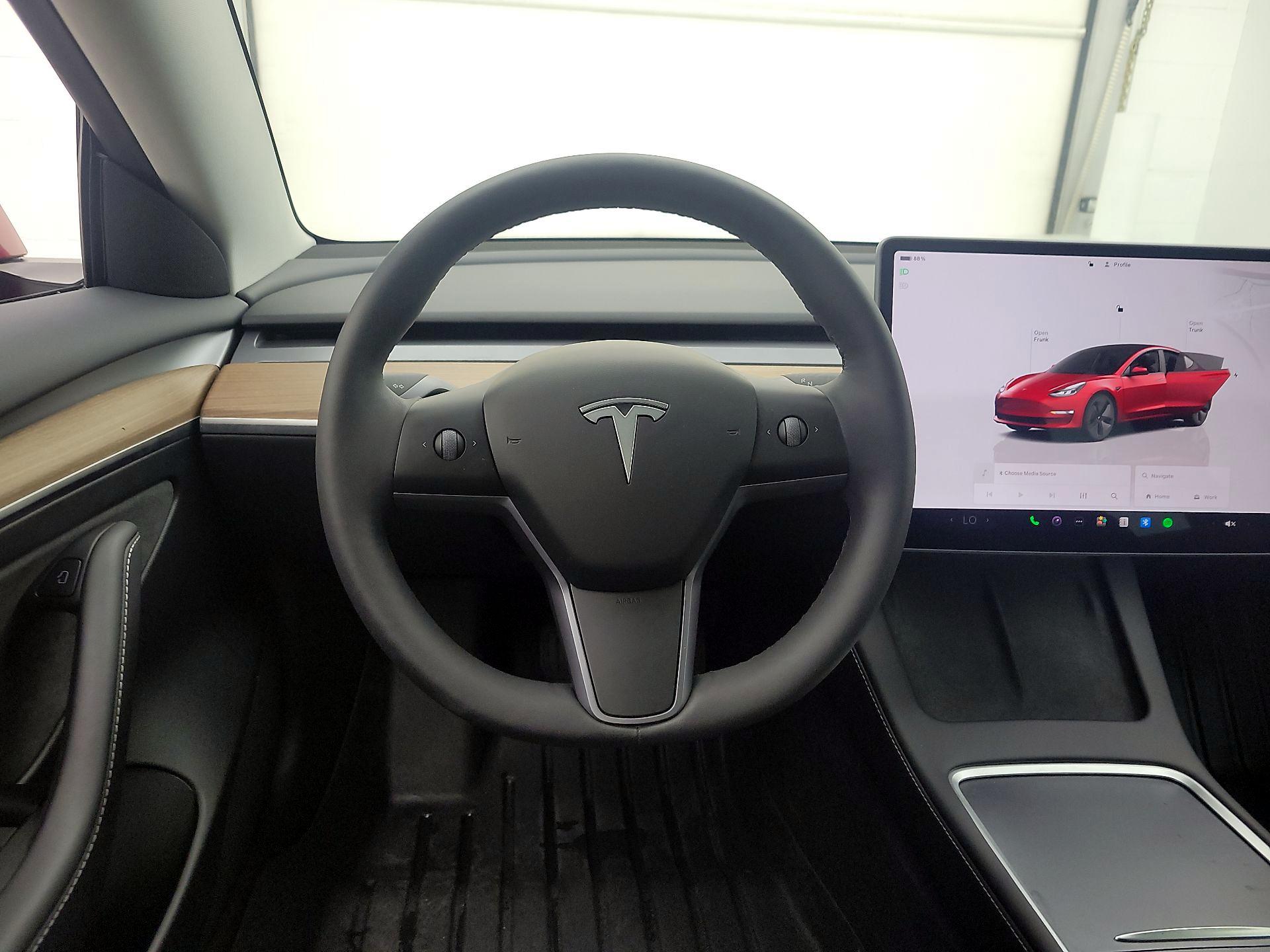 Thumbnail: 2023 Tesla Model 3 - 10