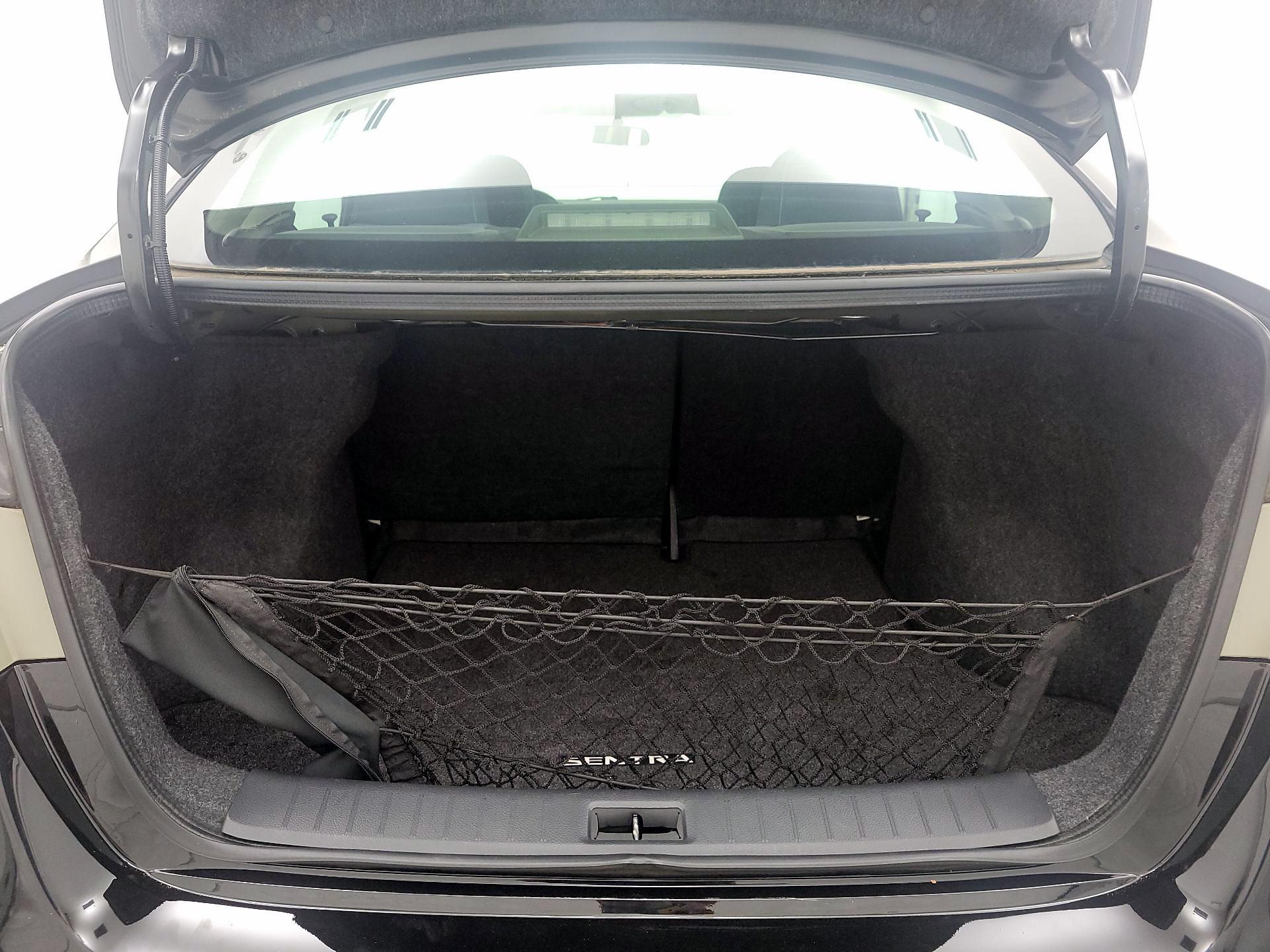 Thumbnail: 2015 Nissan Sentra - 19