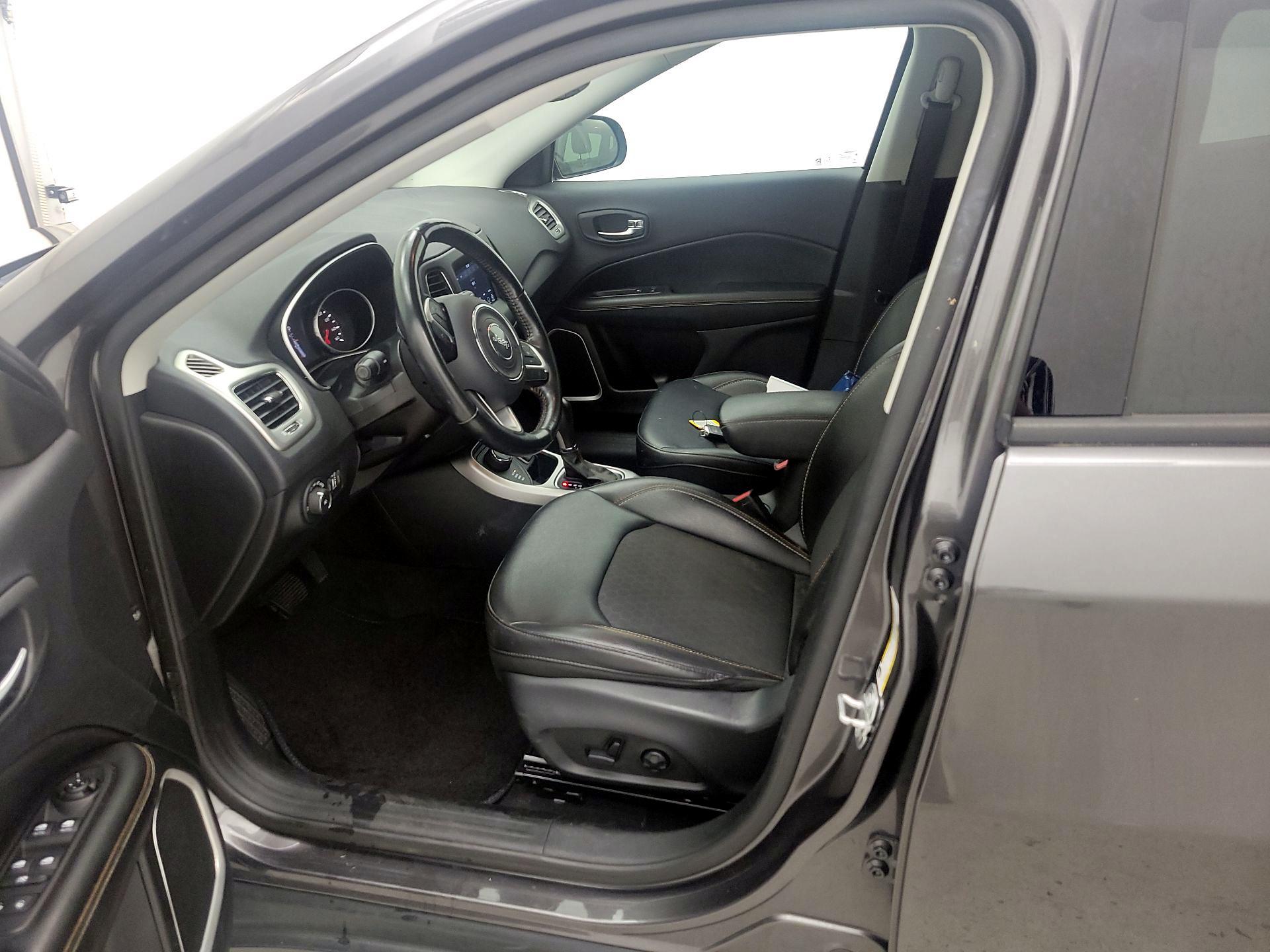 Thumbnail: 2019 Jeep Compass - 11