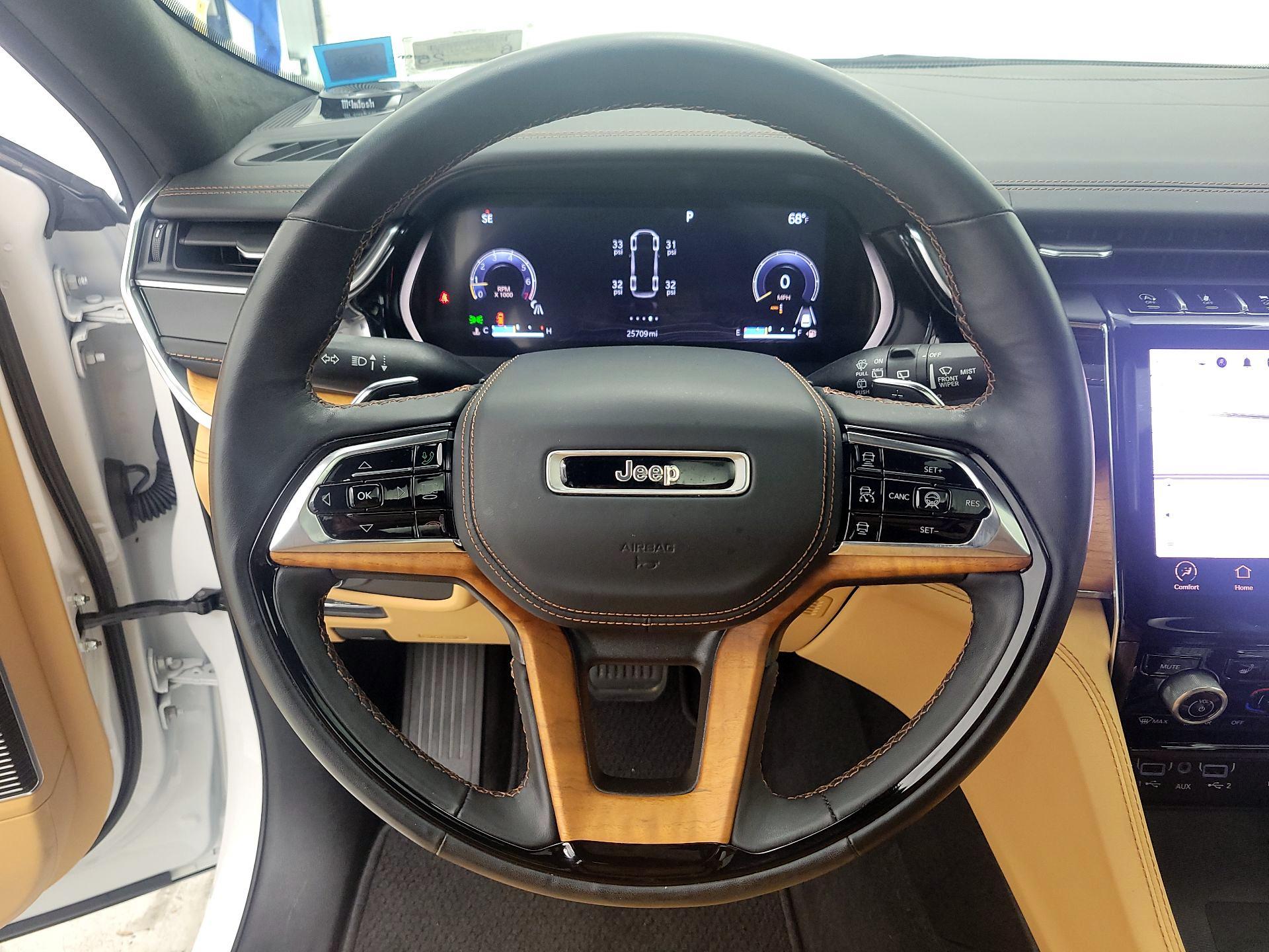 Thumbnail: 2022 Jeep Grand Cherokee - 10