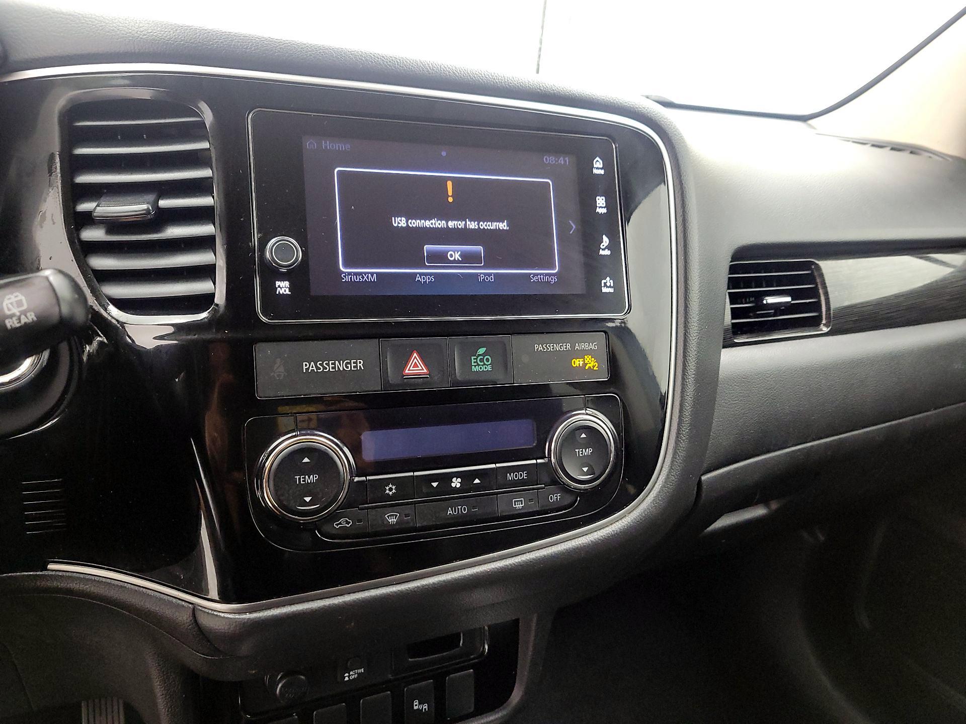 Thumbnail: 2018 Mitsubishi Outlander - 16