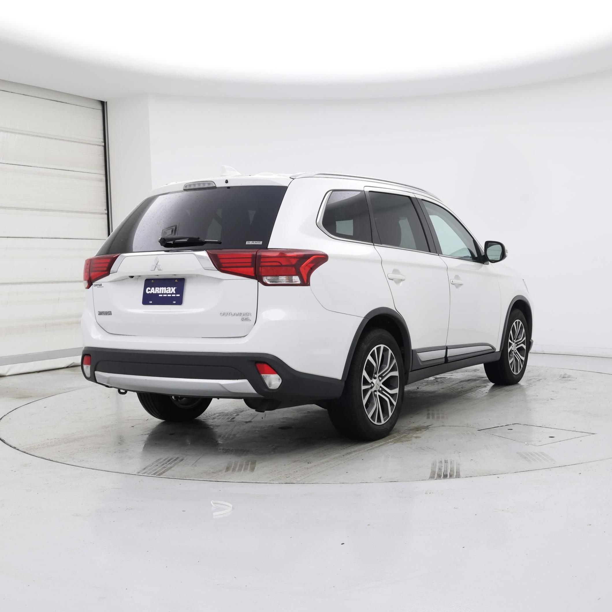 Thumbnail: 2018 Mitsubishi Outlander - 8