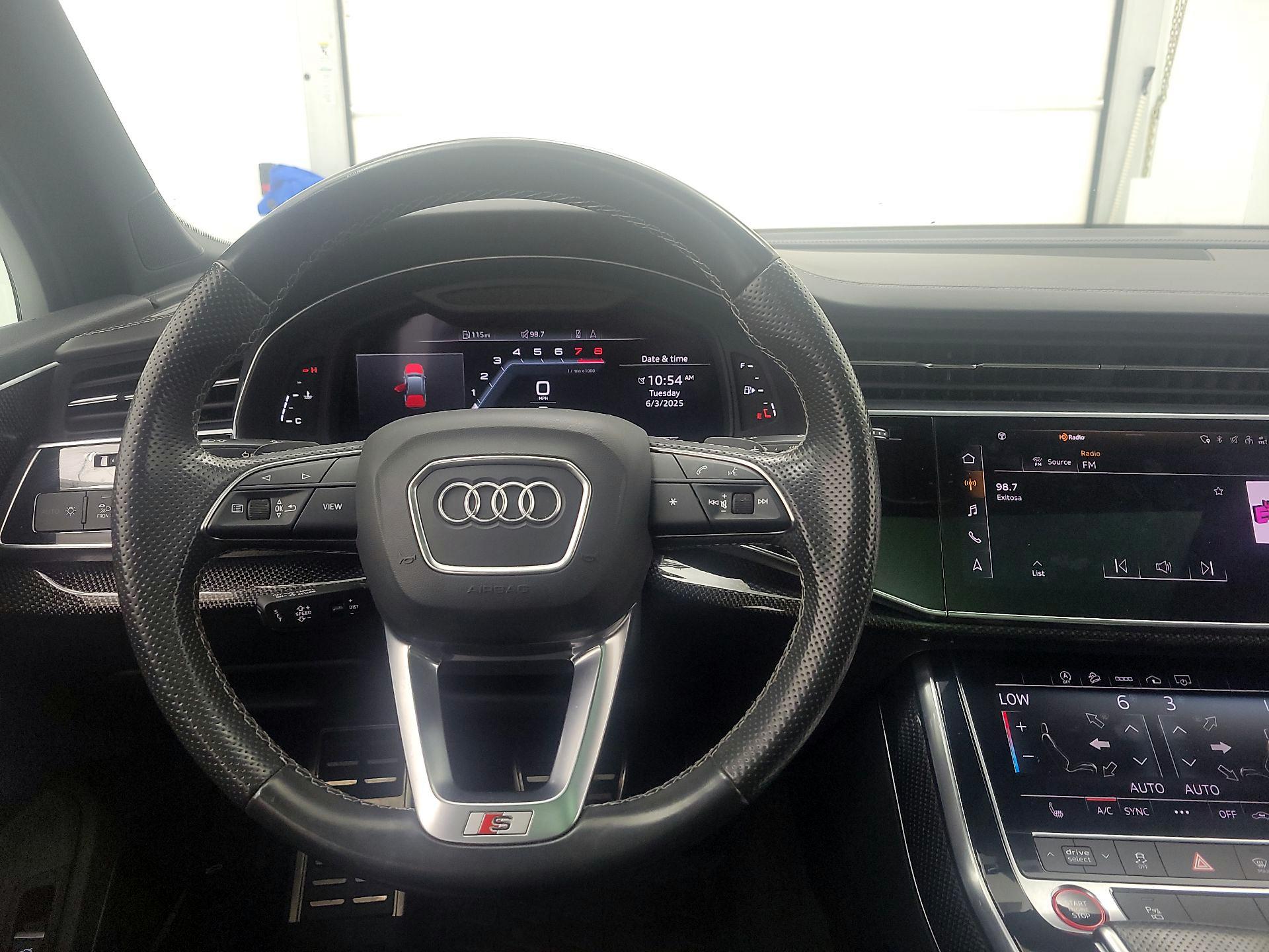 Thumbnail: 2021 Audi SQ7 - 10