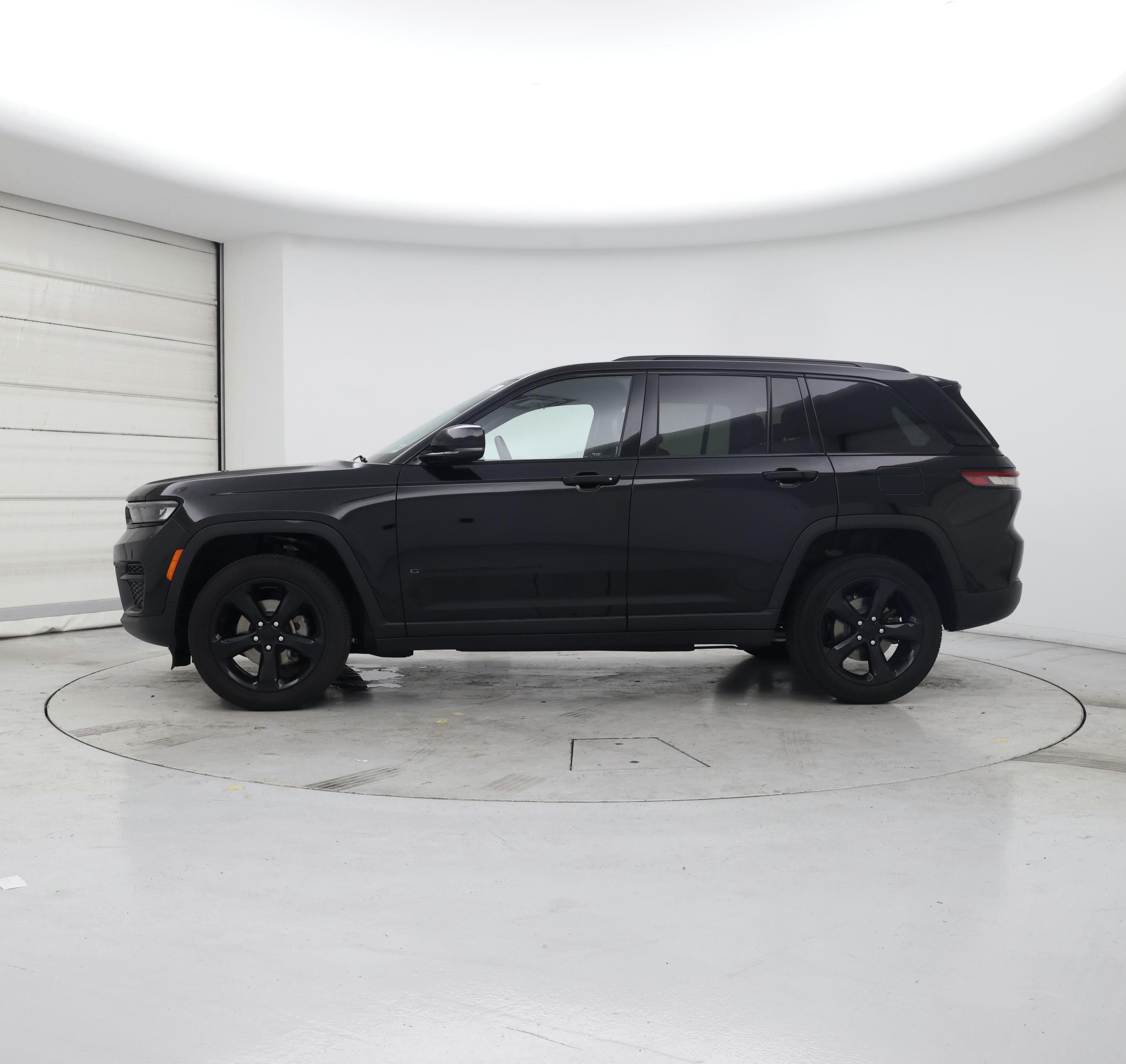 Thumbnail: 2022 Jeep Grand Cherokee - 3