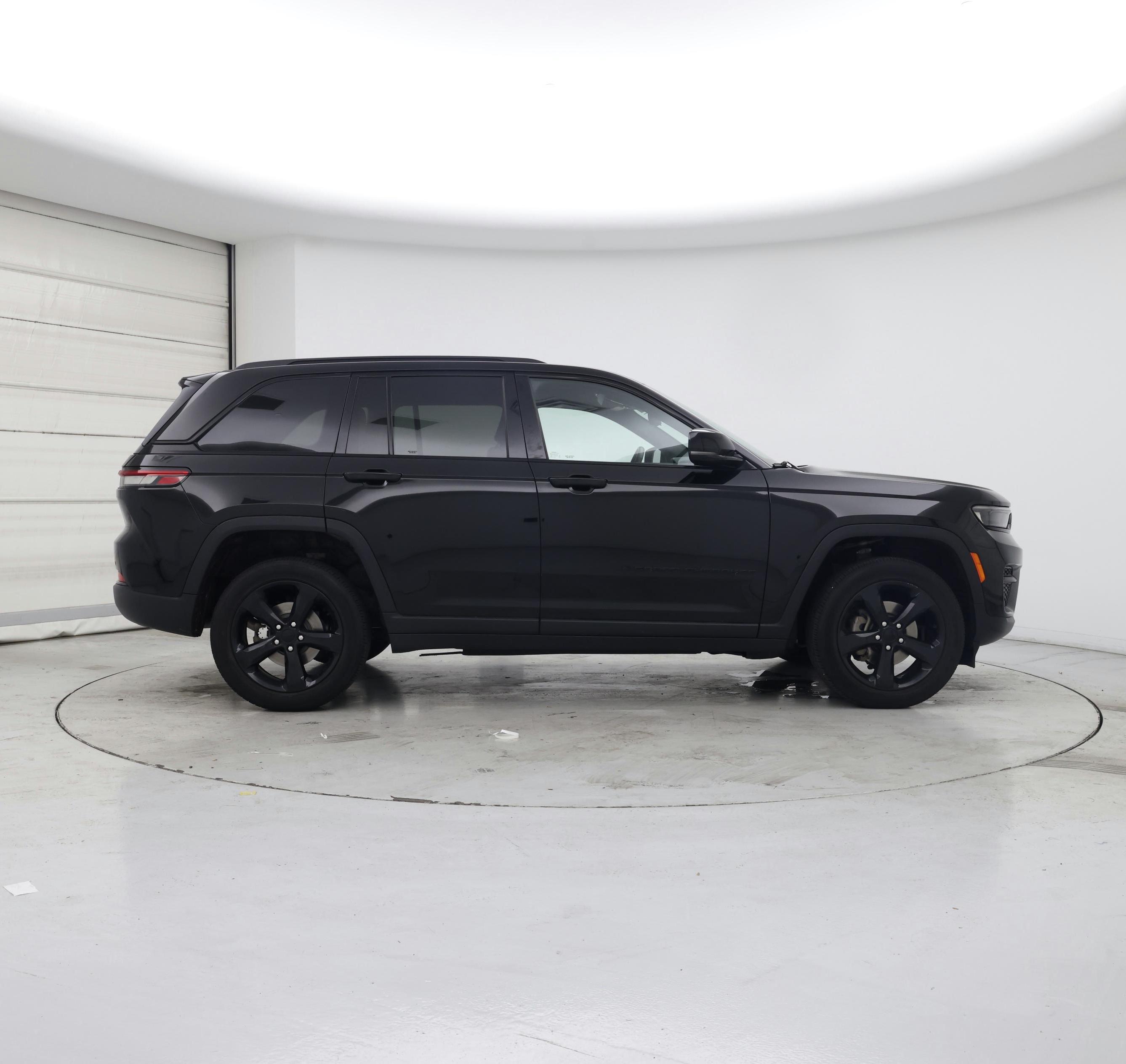 Thumbnail: 2022 Jeep Grand Cherokee - 7