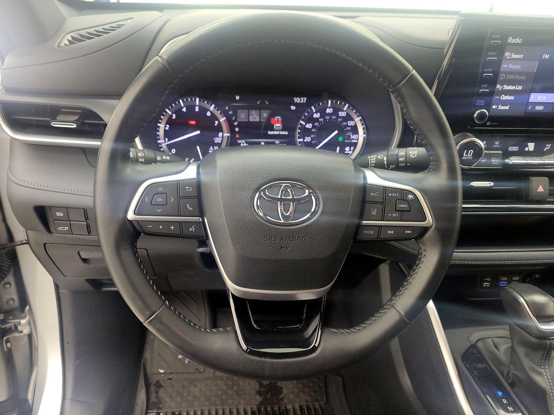 Thumbnail: 2022 Toyota Highlander - 10