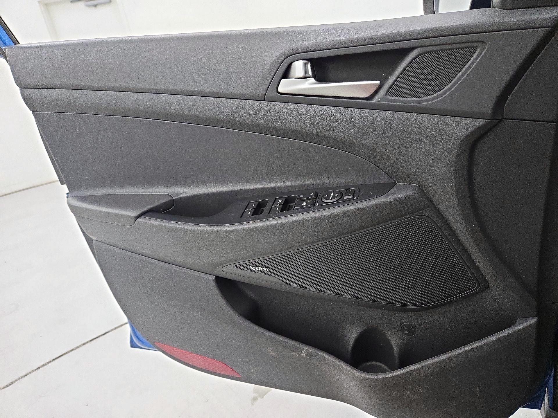 Thumbnail: 2019 Hyundai Tucson - 12