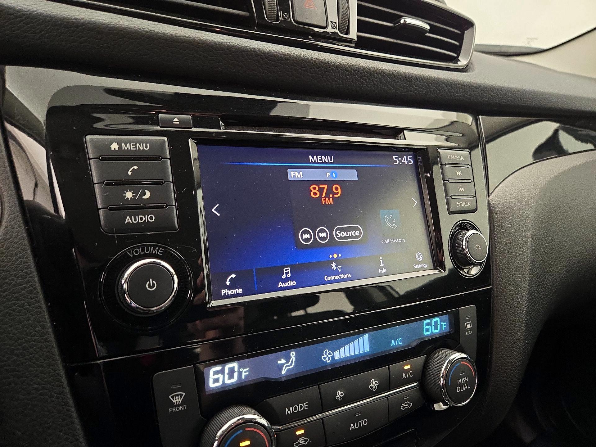 Thumbnail: 2021 Nissan Rogue Sport - 15
