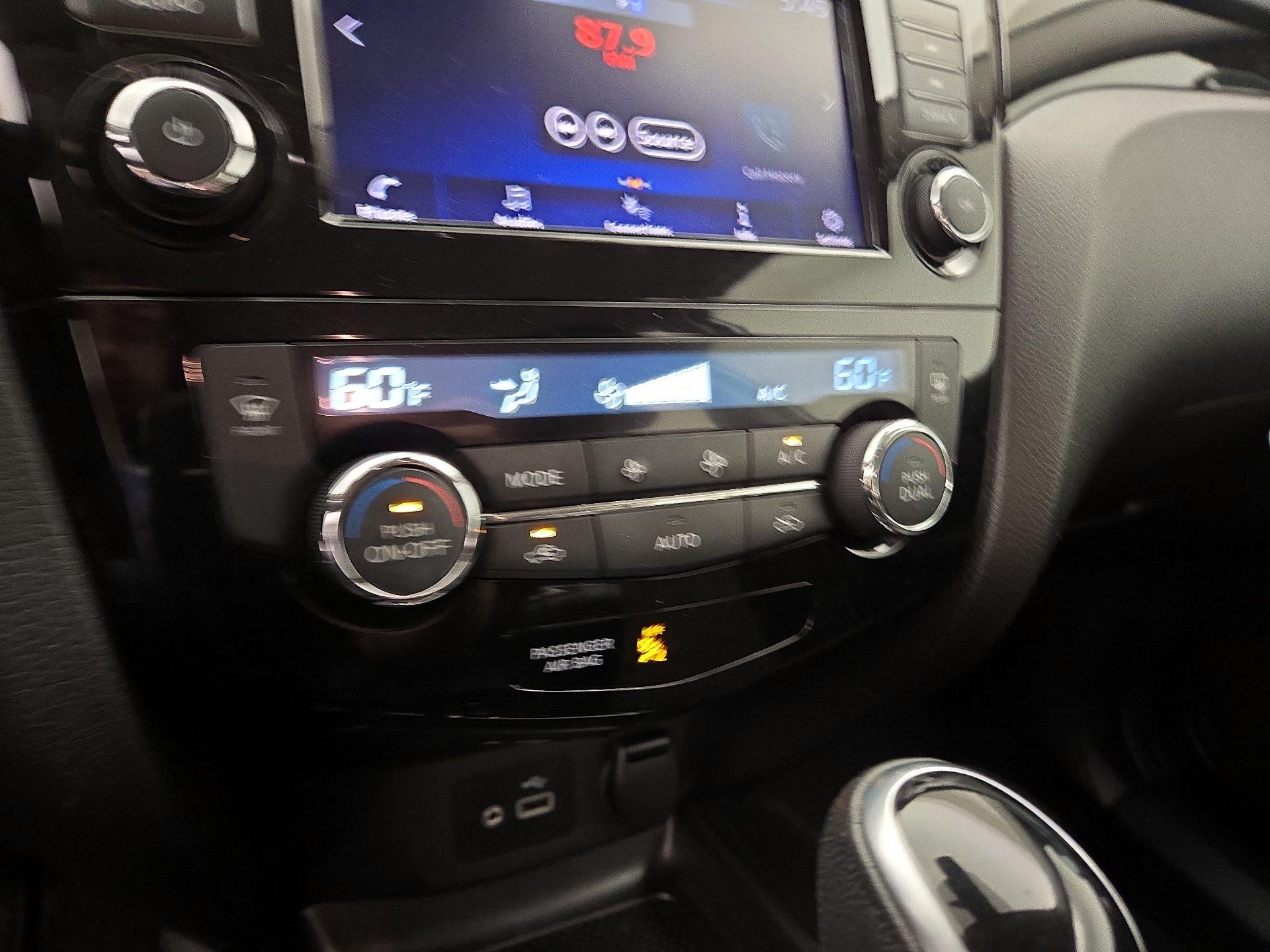 Thumbnail: 2021 Nissan Rogue Sport - 16