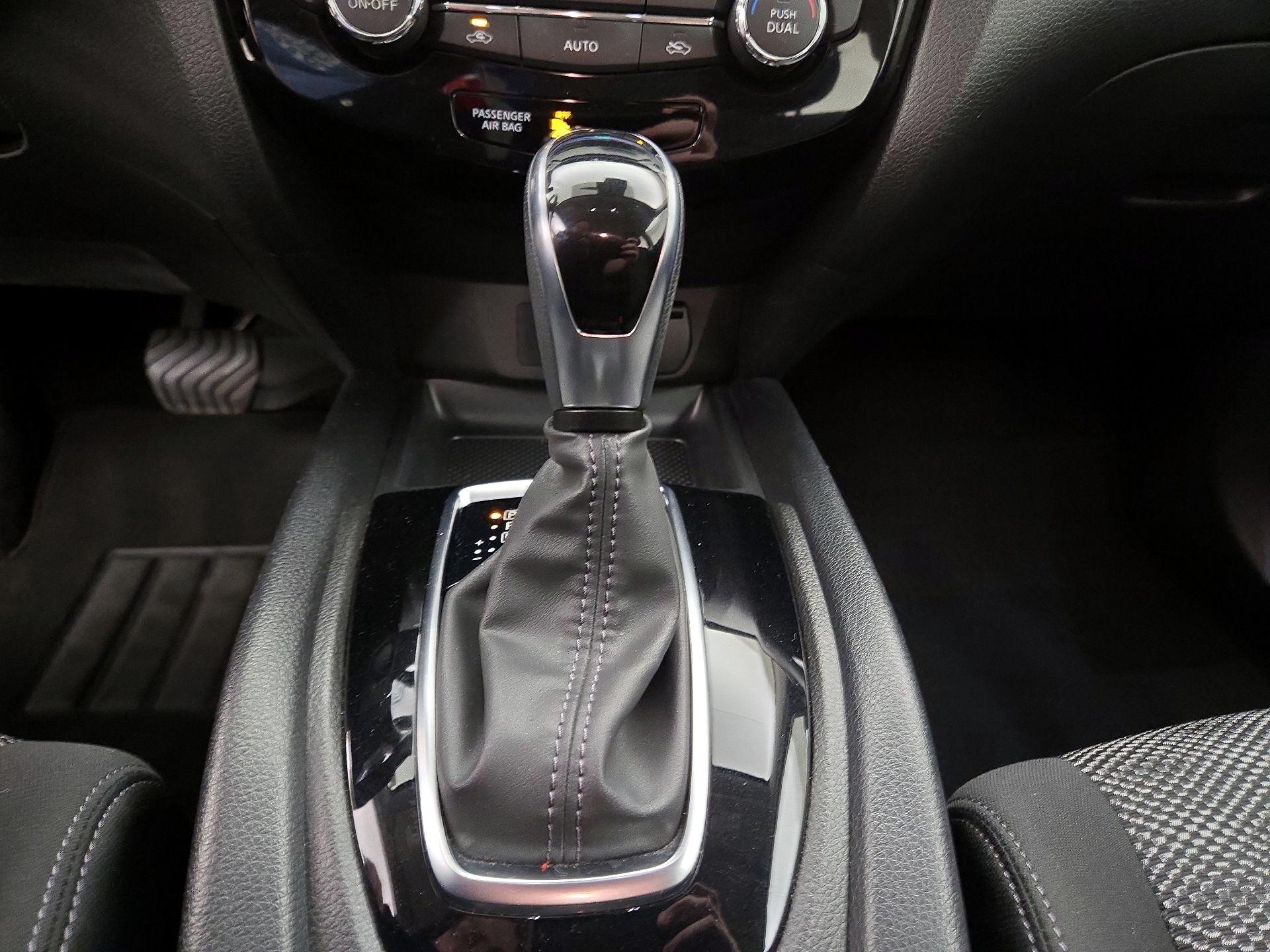 Thumbnail: 2021 Nissan Rogue Sport - 17