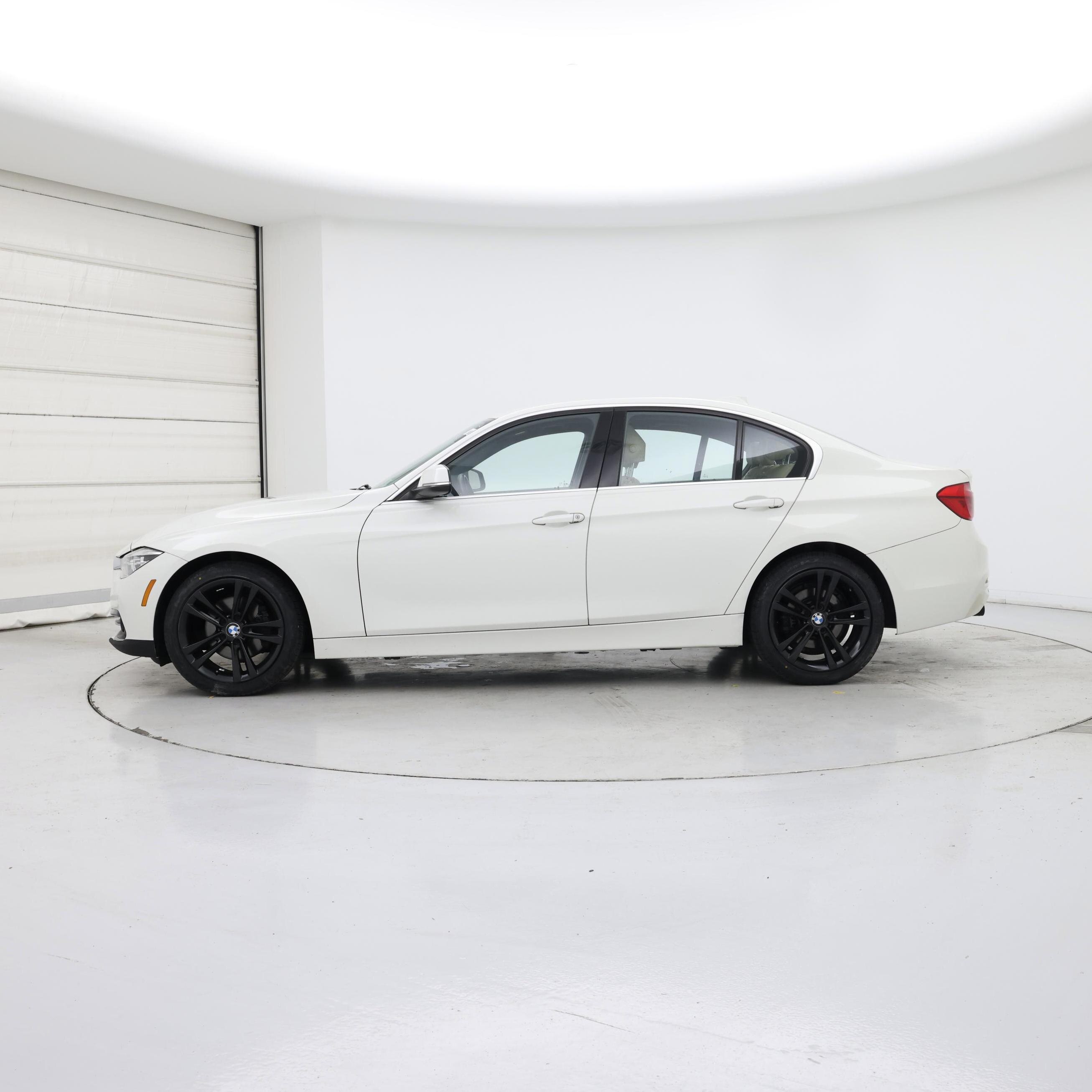 Thumbnail: 2018 BMW 3 Series - 3