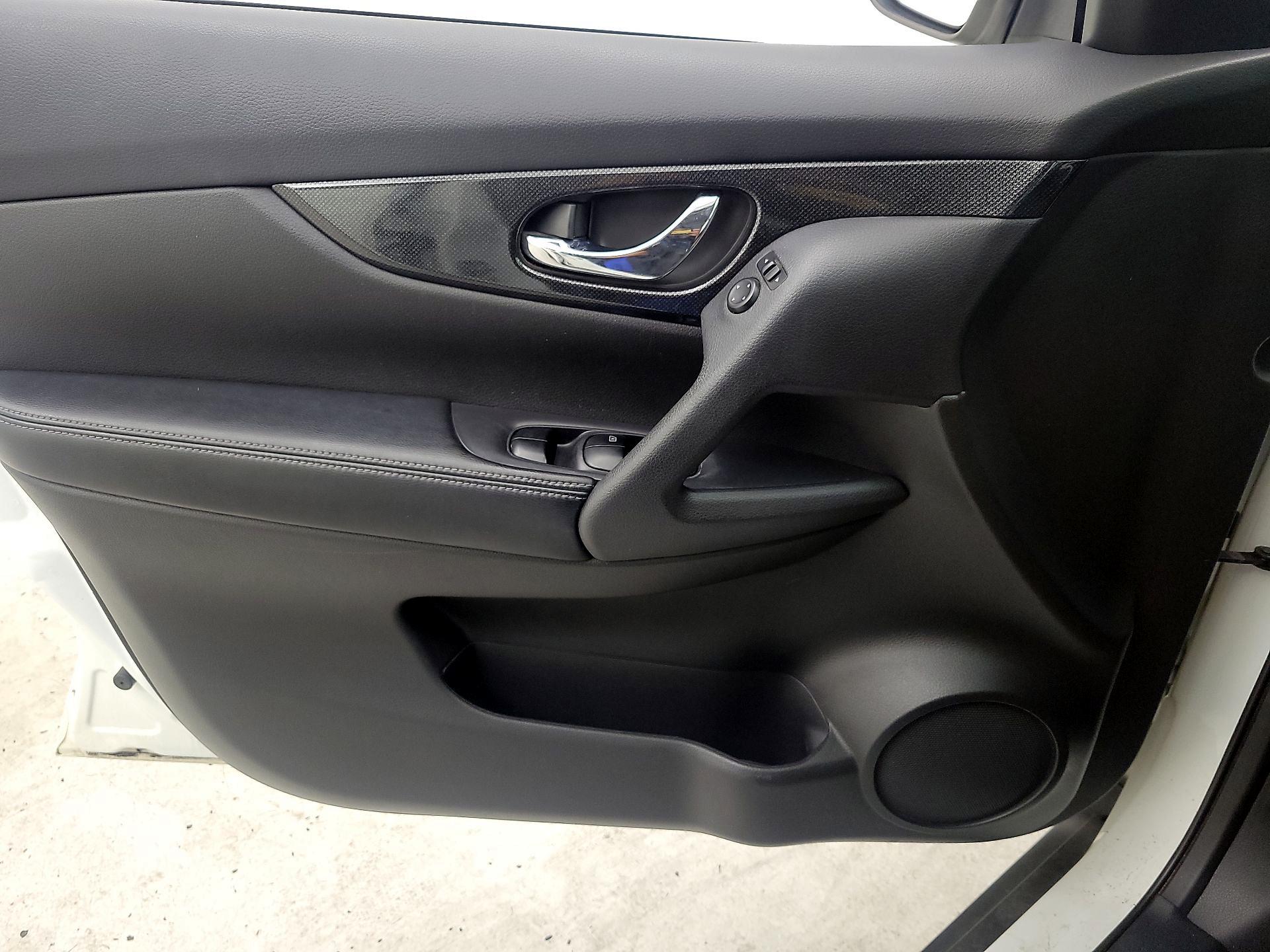 Thumbnail: 2014 Nissan Rogue - 12