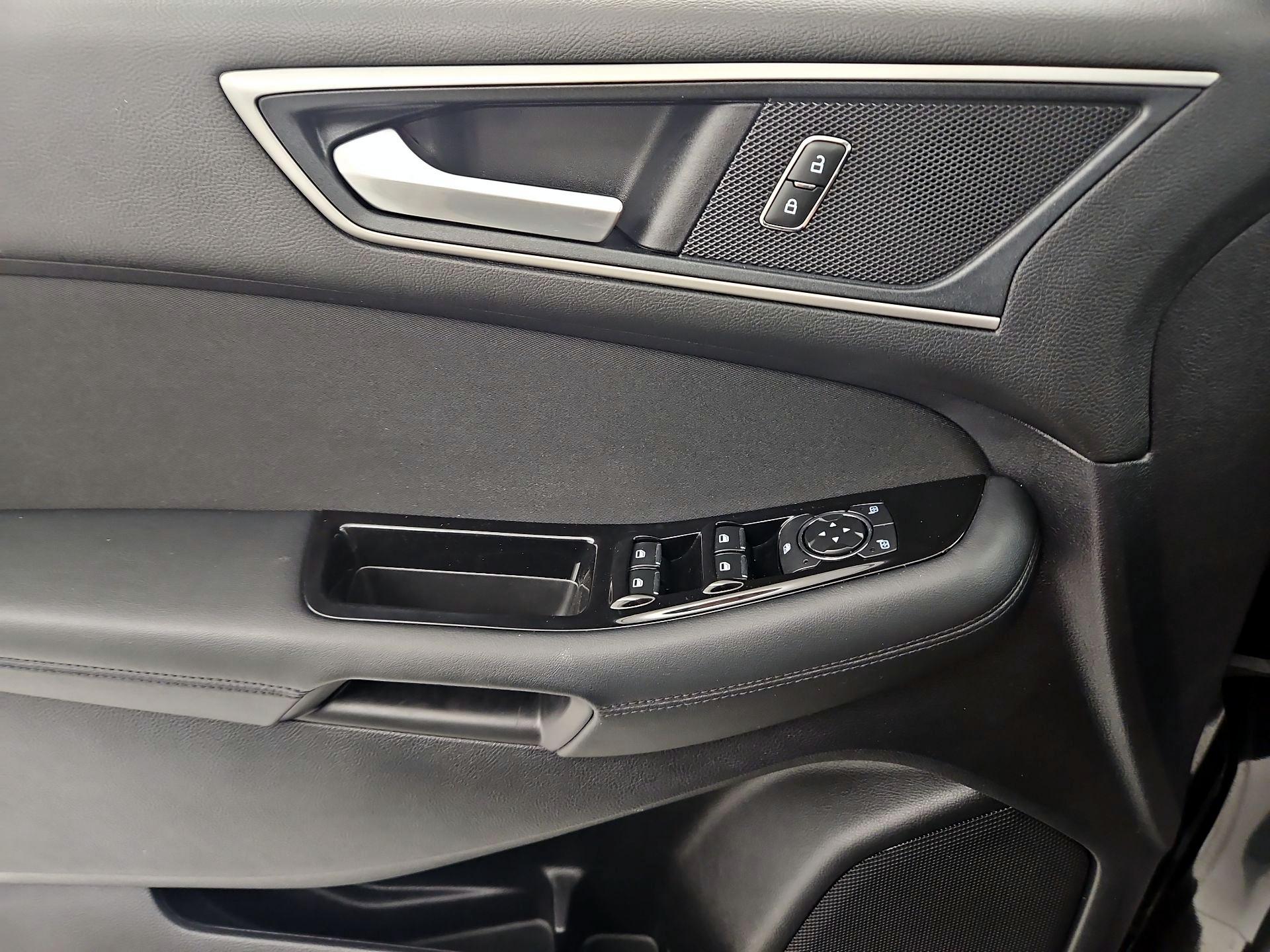 Thumbnail: 2019 Ford Edge - 12