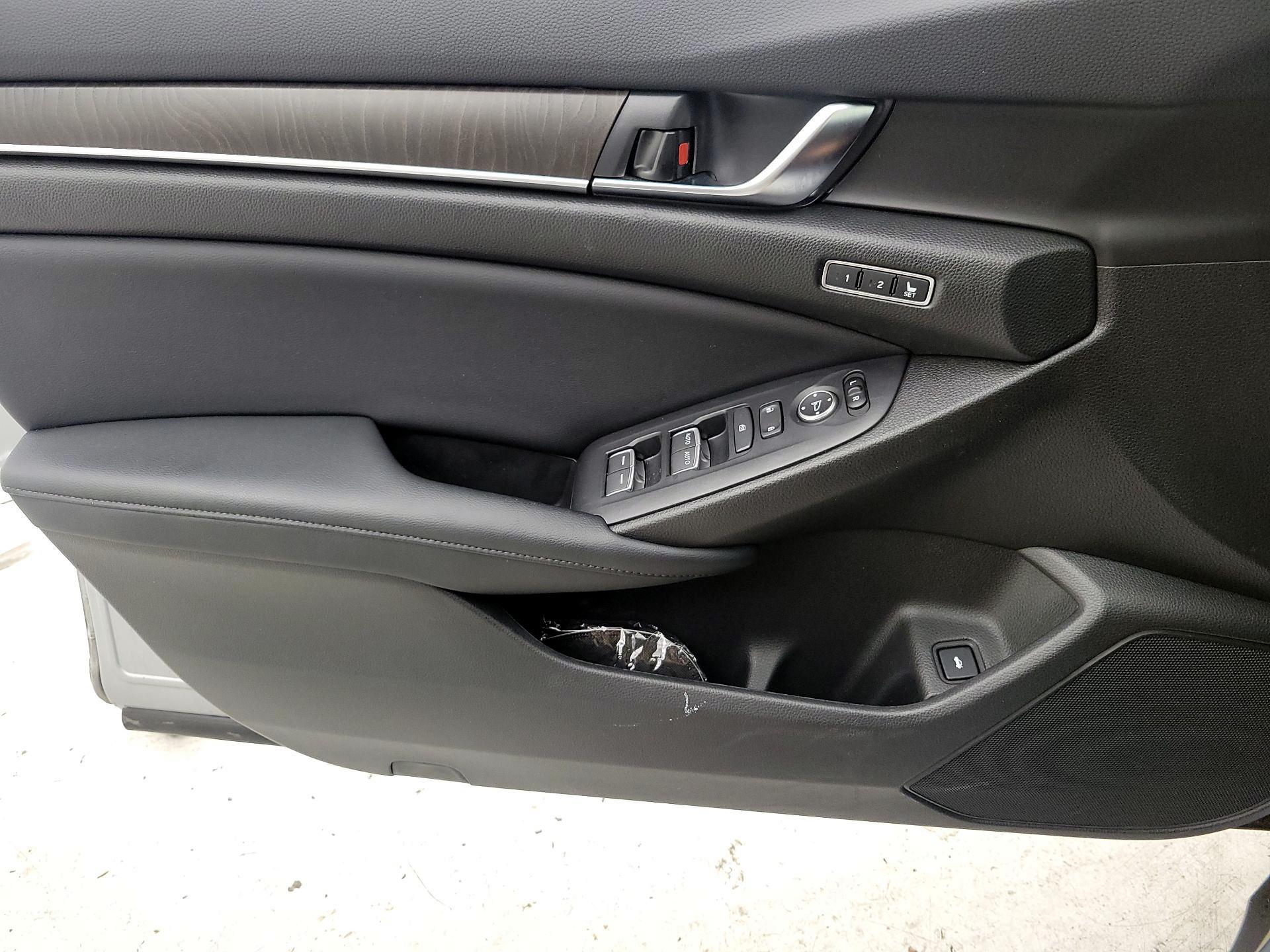 Thumbnail: 2018 Honda Accord - 12