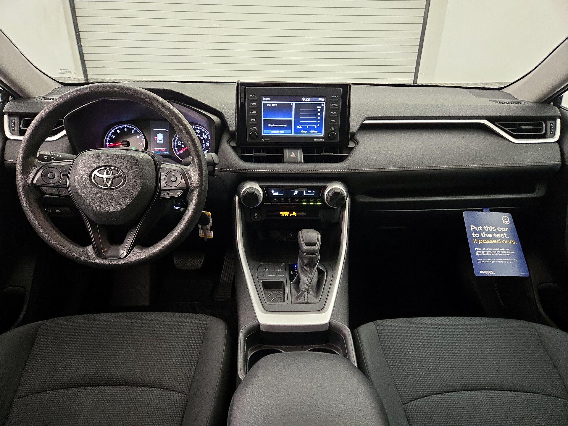 Thumbnail: 2020 Toyota RAV4 - 9