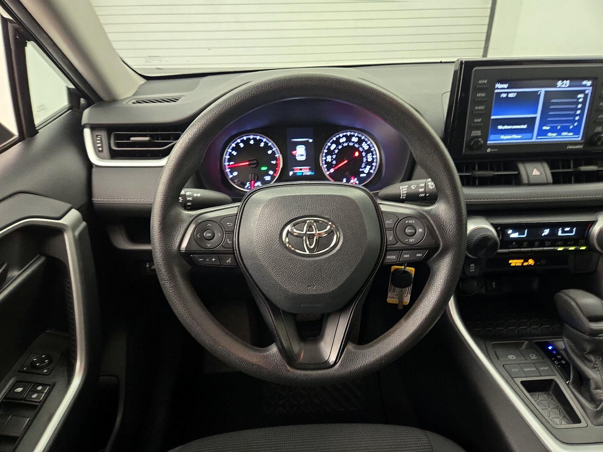 Thumbnail: 2020 Toyota RAV4 - 10