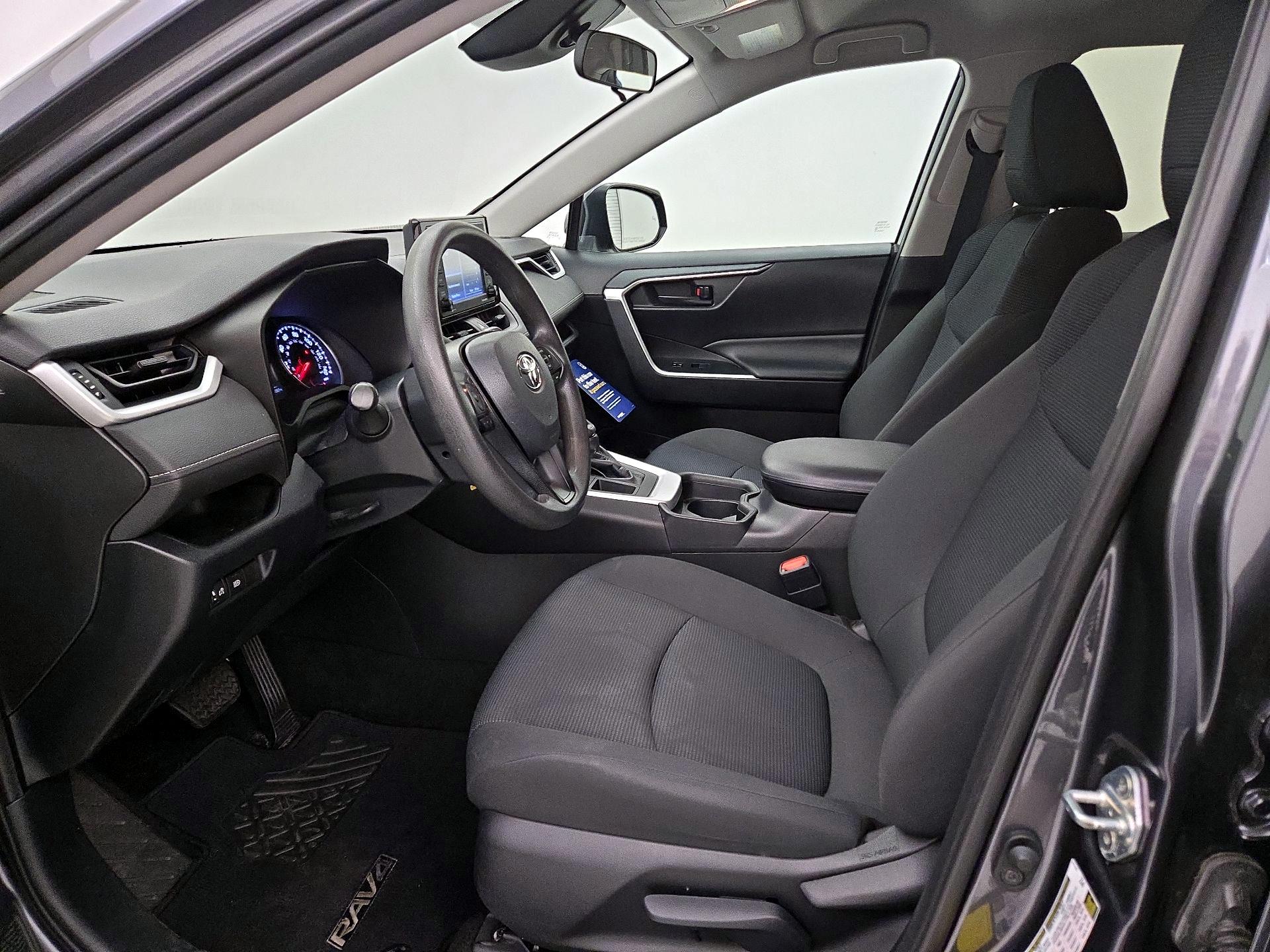 Thumbnail: 2020 Toyota RAV4 - 11
