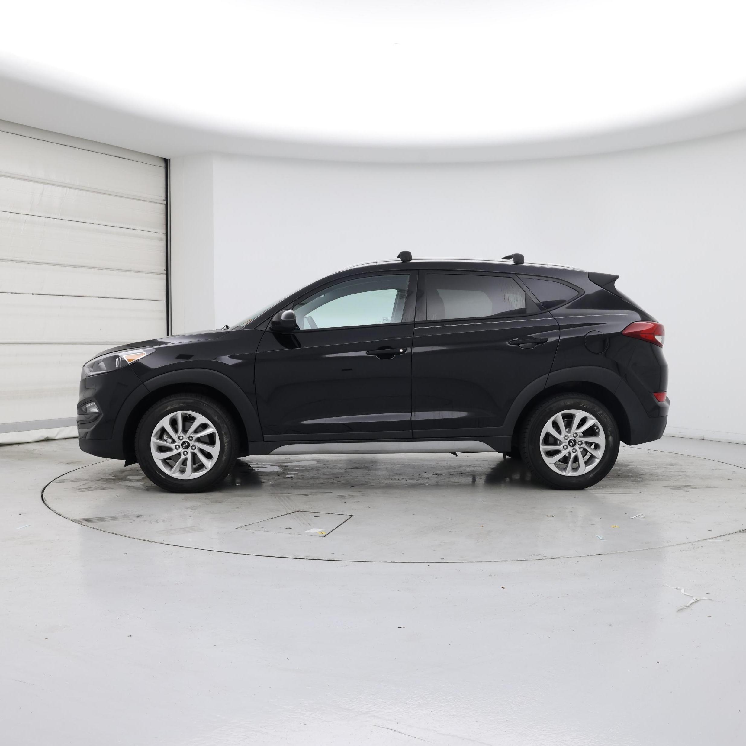 Thumbnail: 2017 Hyundai Tucson - 3