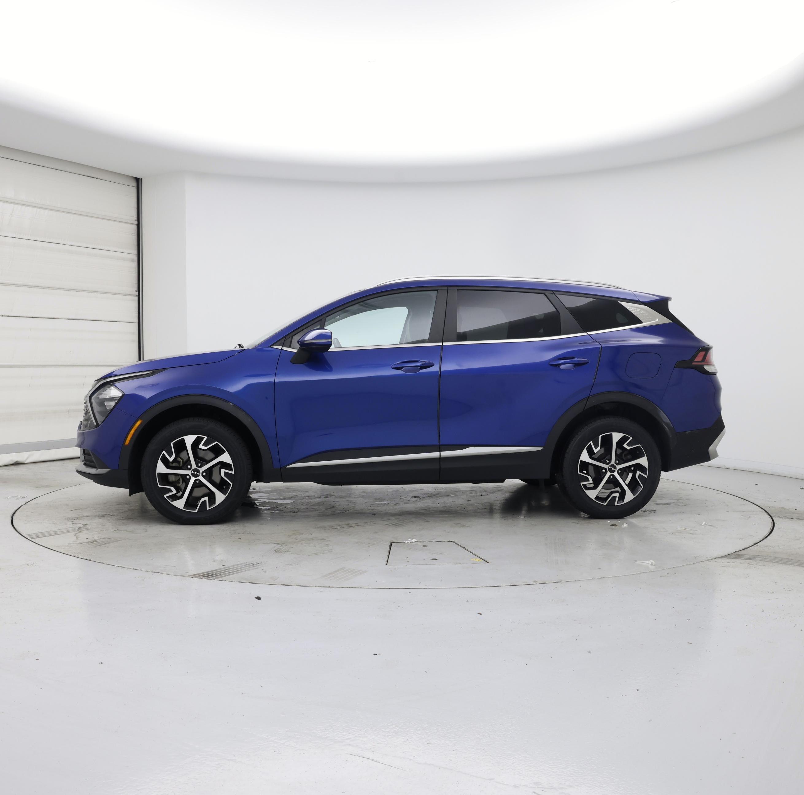 Thumbnail: 2023 Kia Sportage - 3