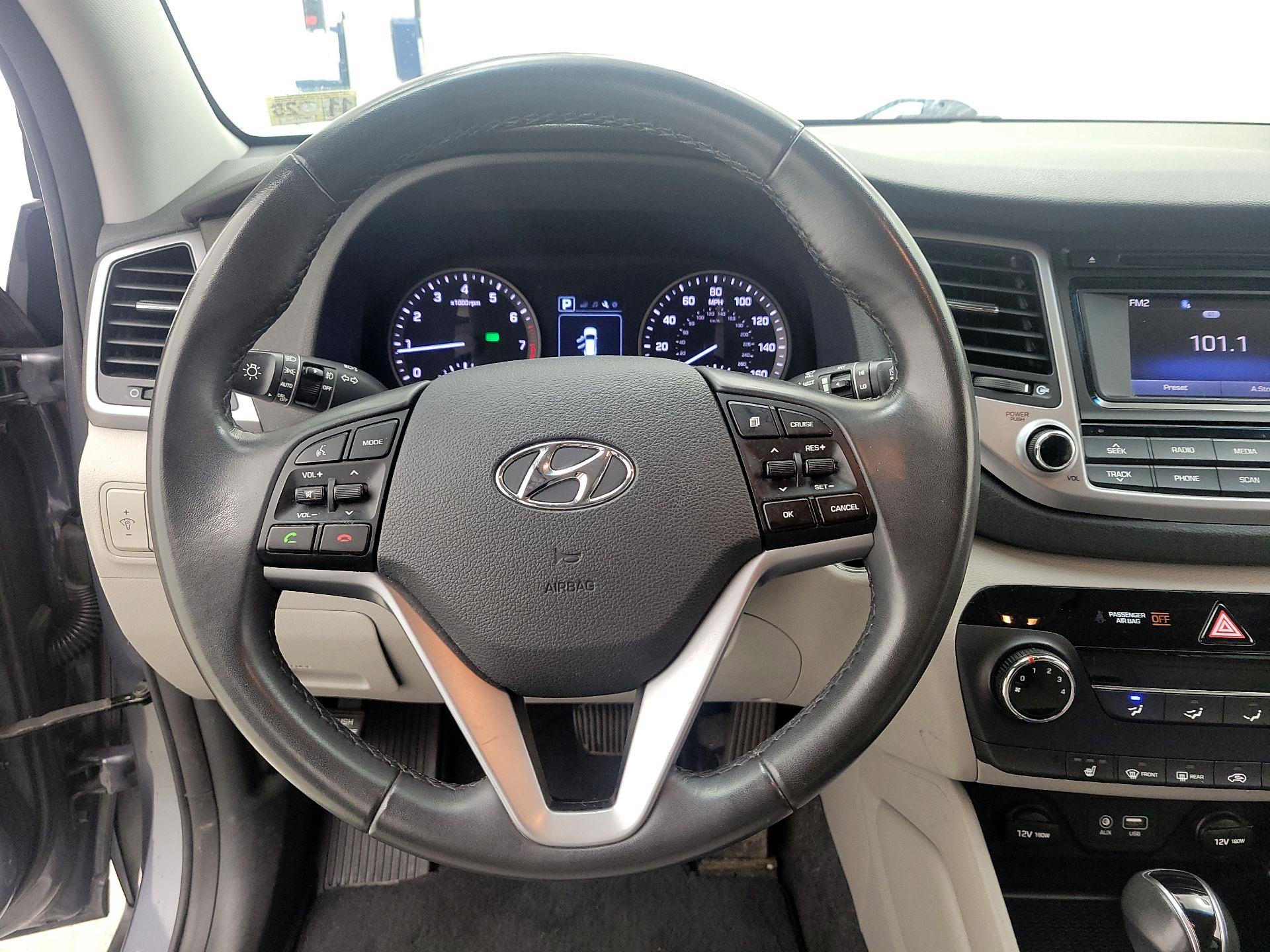 Thumbnail: 2016 Hyundai Tucson - 10