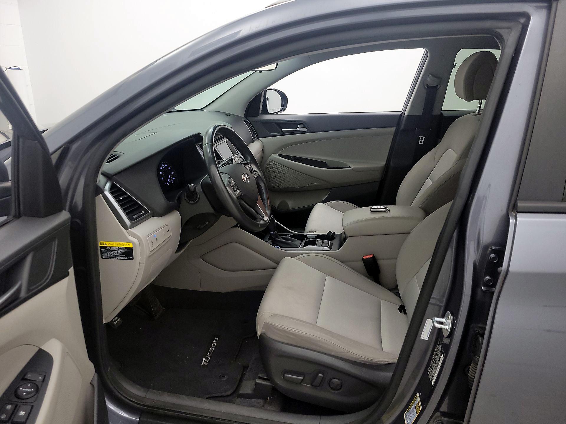 Thumbnail: 2016 Hyundai Tucson - 11