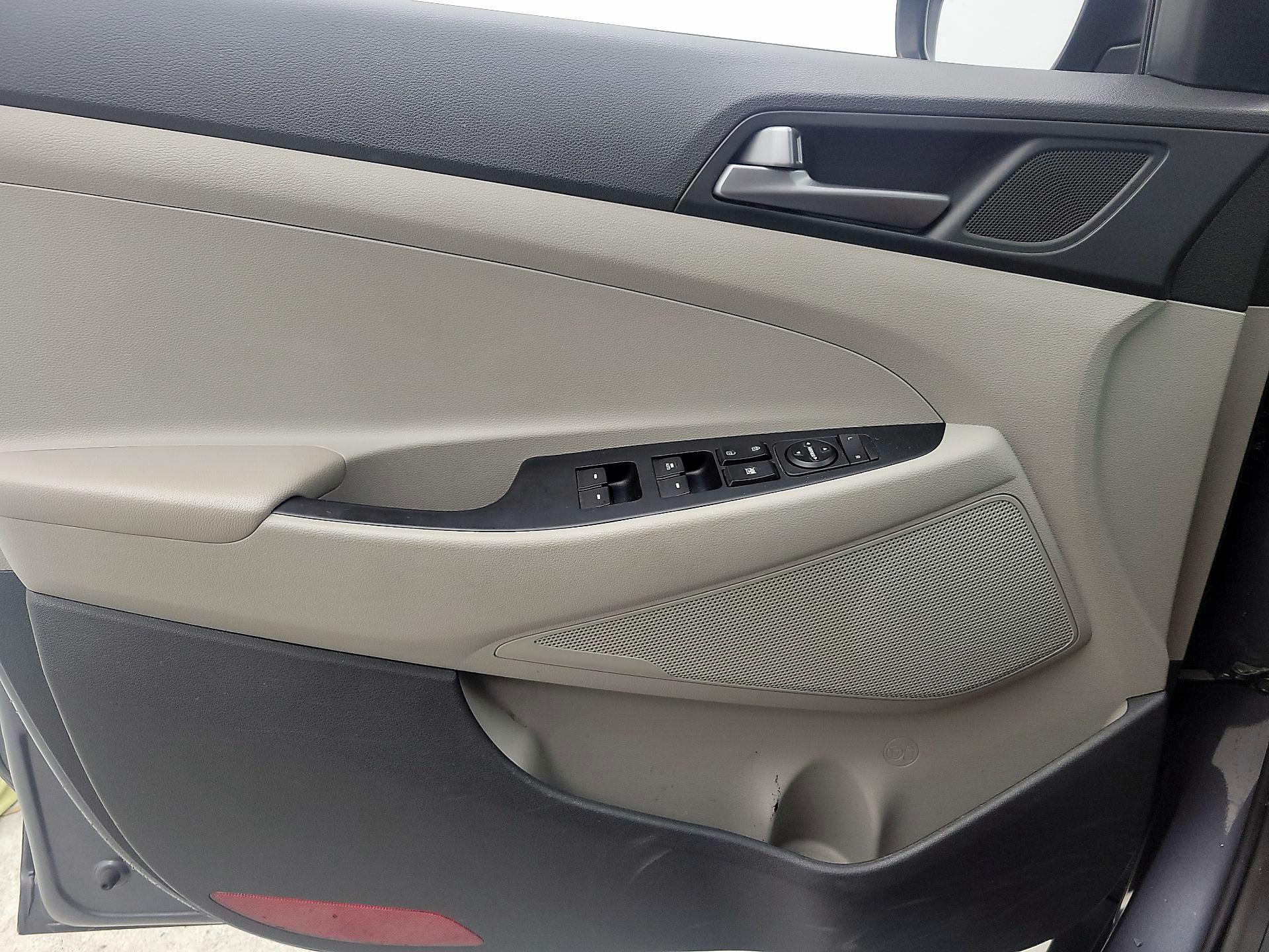 Thumbnail: 2016 Hyundai Tucson - 12