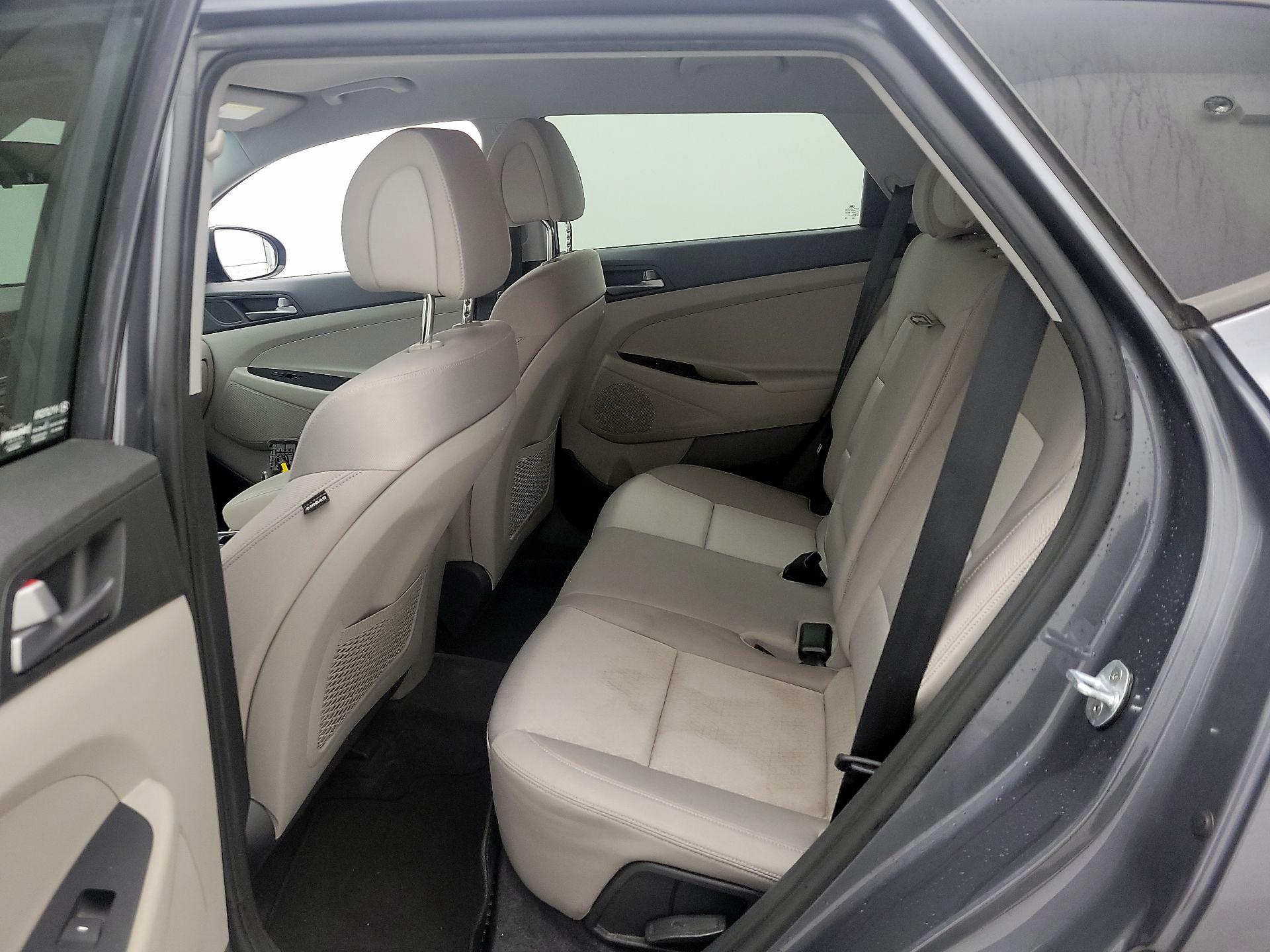 Thumbnail: 2016 Hyundai Tucson - 19