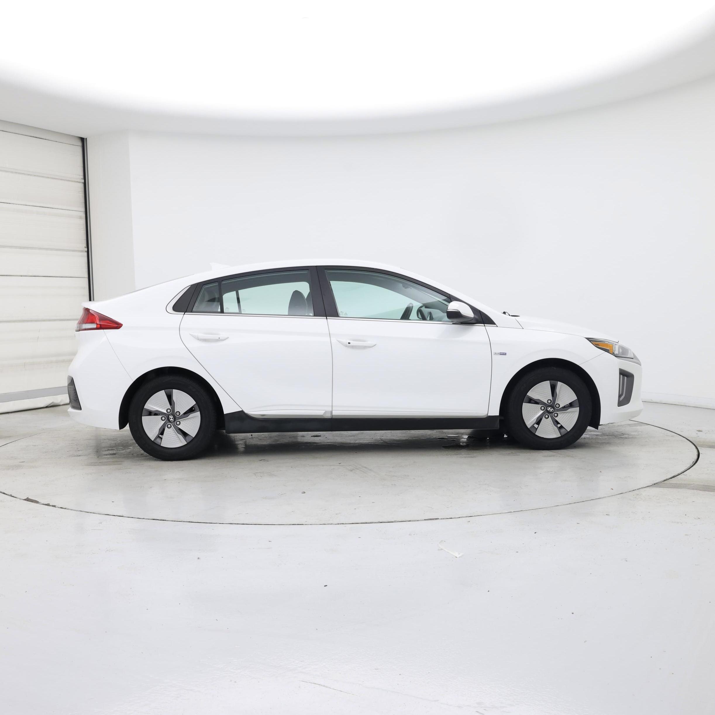 Thumbnail: 2020 Hyundai Ioniq - 7