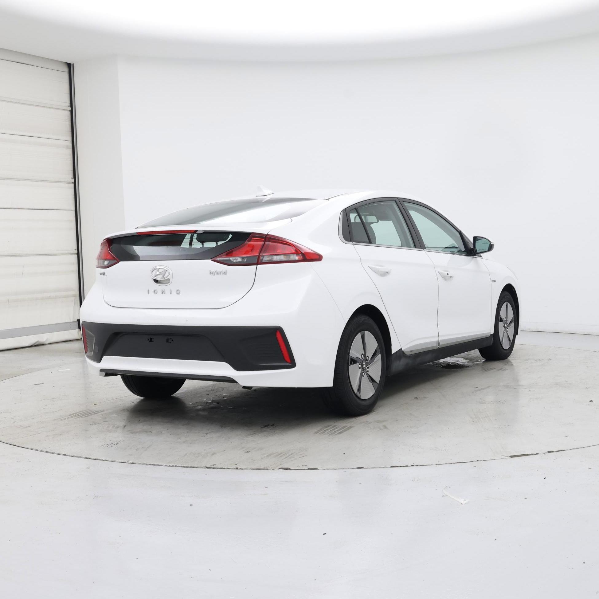 Thumbnail: 2020 Hyundai Ioniq - 8
