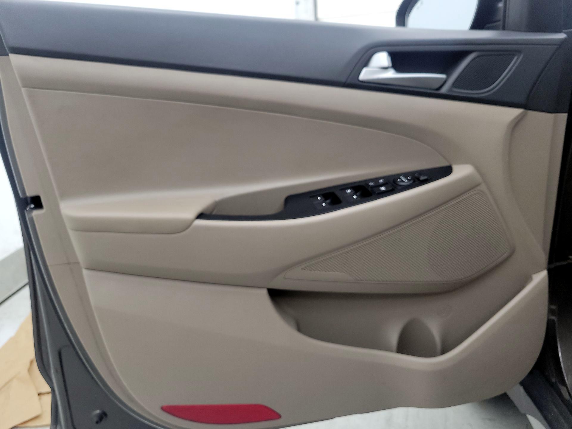 Thumbnail: 2019 Hyundai Tucson - 12