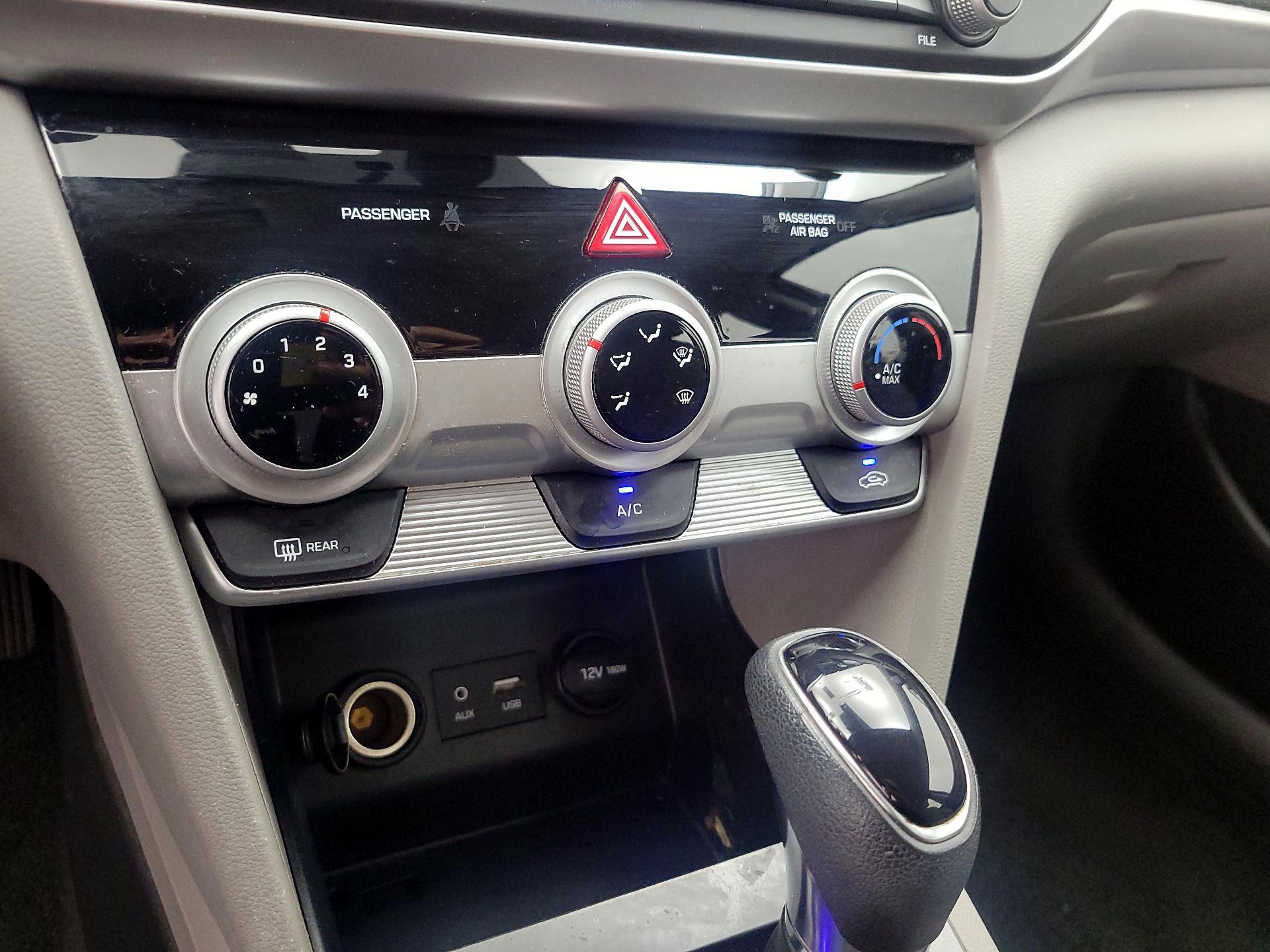 Thumbnail: 2019 Hyundai Elantra - 16