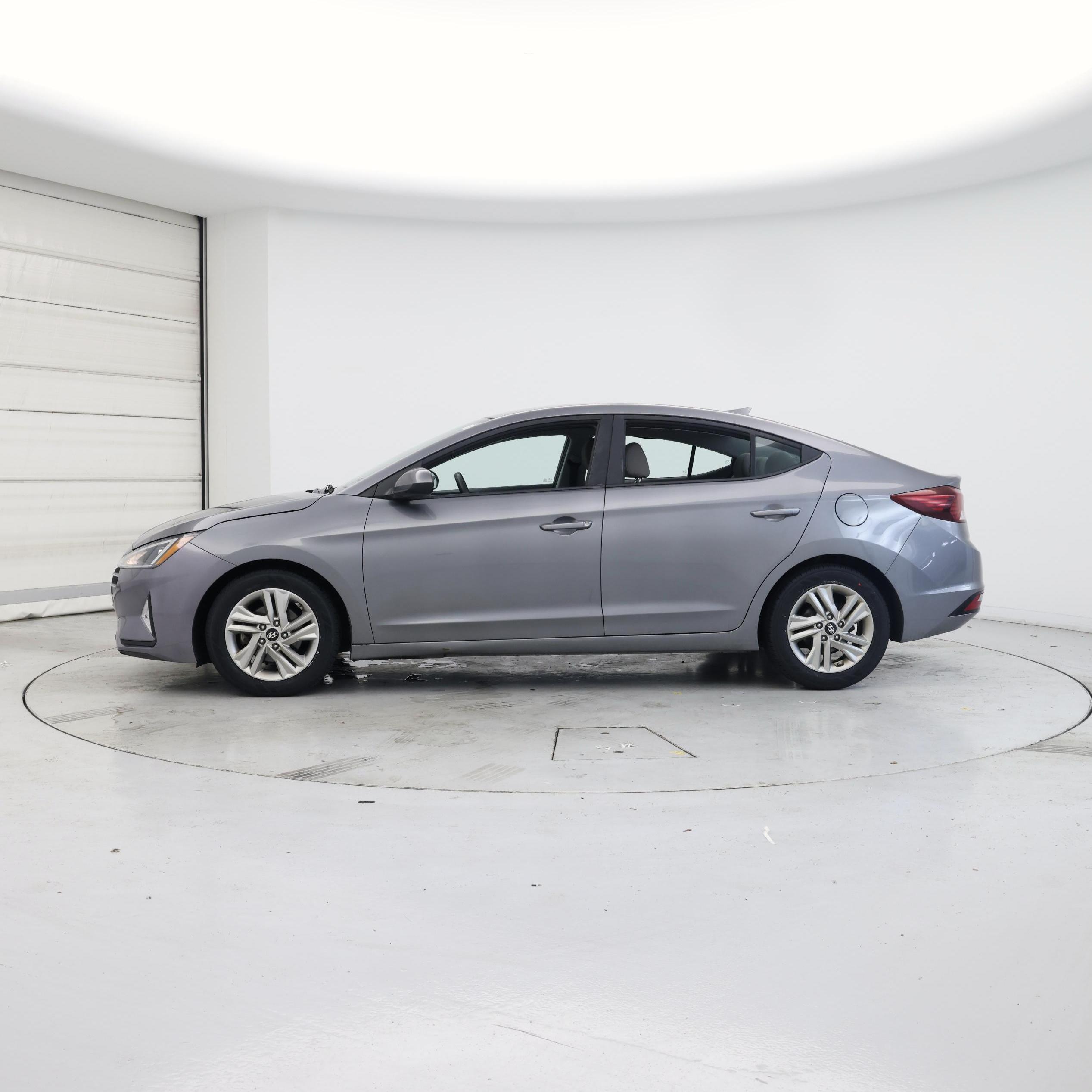 Thumbnail: 2019 Hyundai Elantra - 3