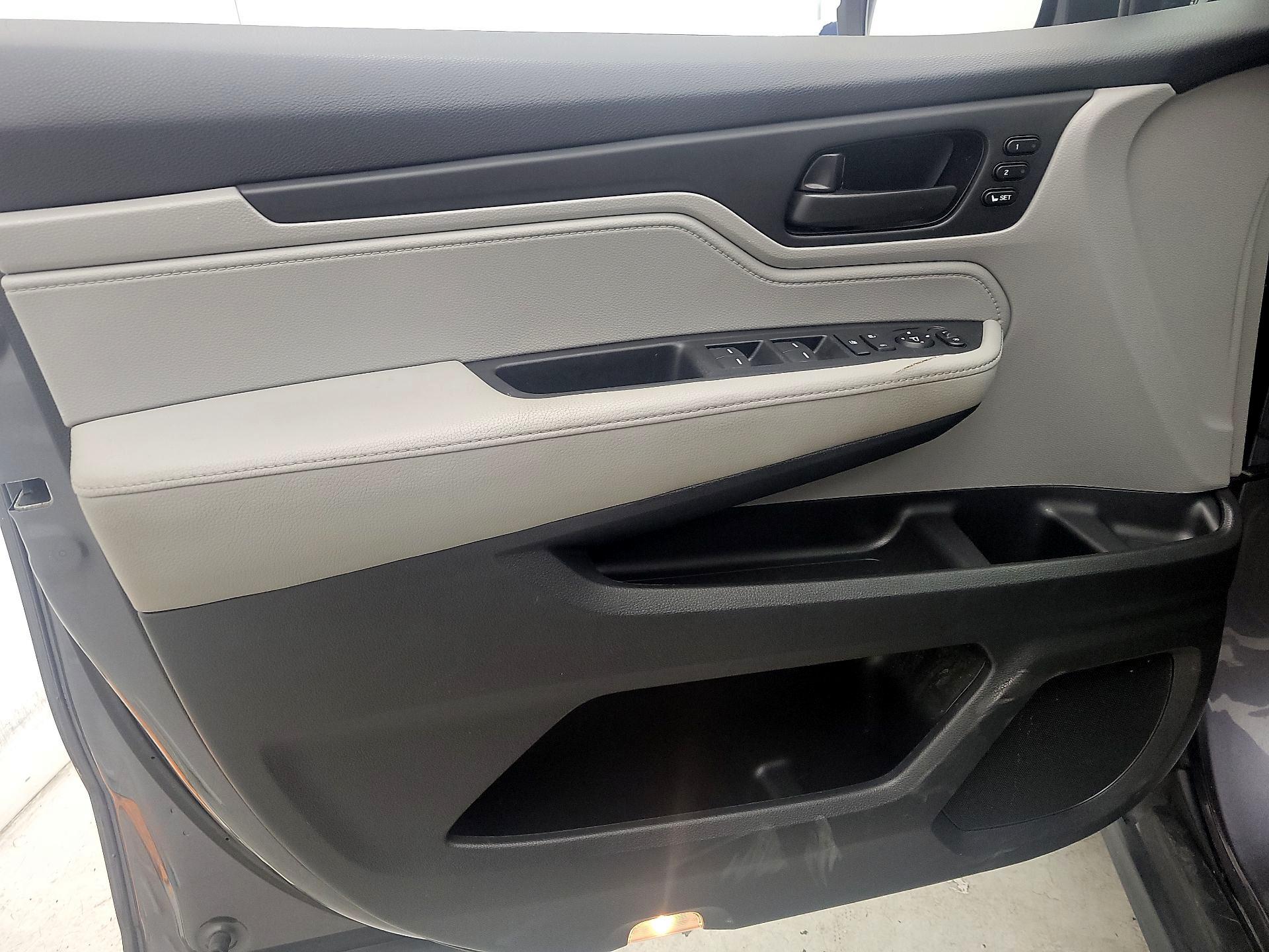 Thumbnail: 2019 Honda Odyssey - 12