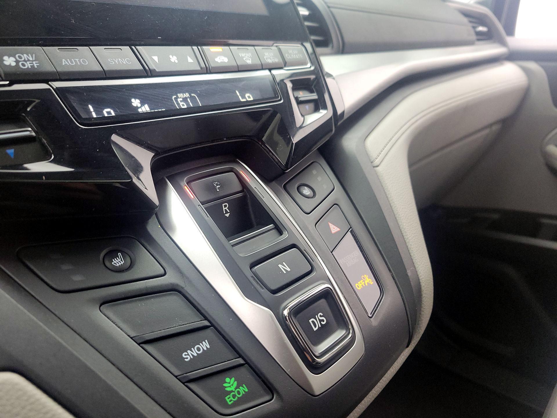 Thumbnail: 2019 Honda Odyssey - 17