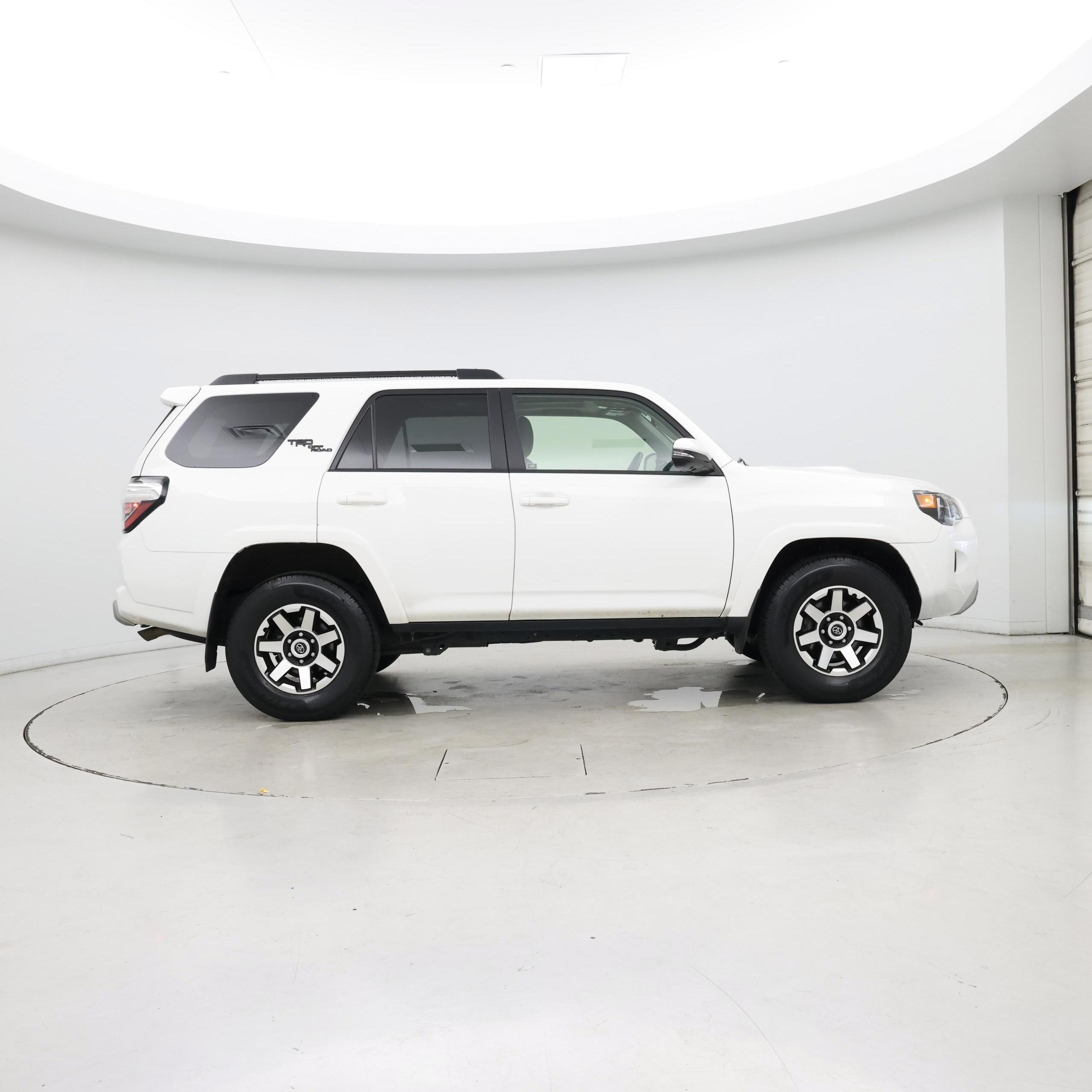 Thumbnail: 2023 Toyota 4Runner - 7