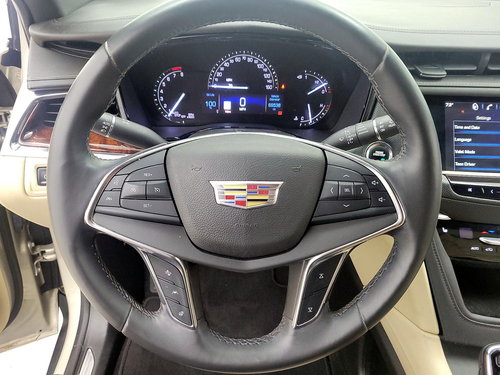 Thumbnail: 2017 Cadillac XT5 - 10