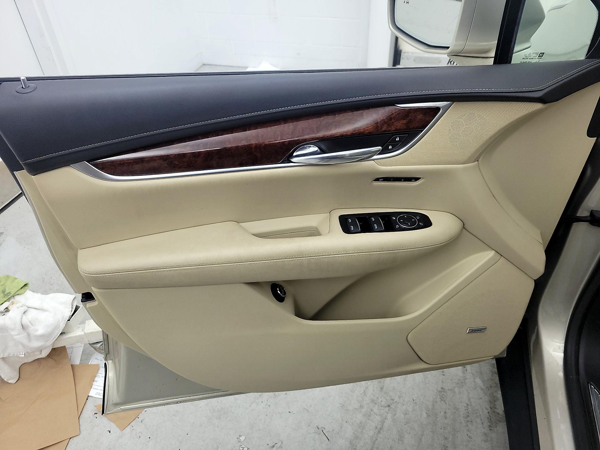 Thumbnail: 2017 Cadillac XT5 - 12