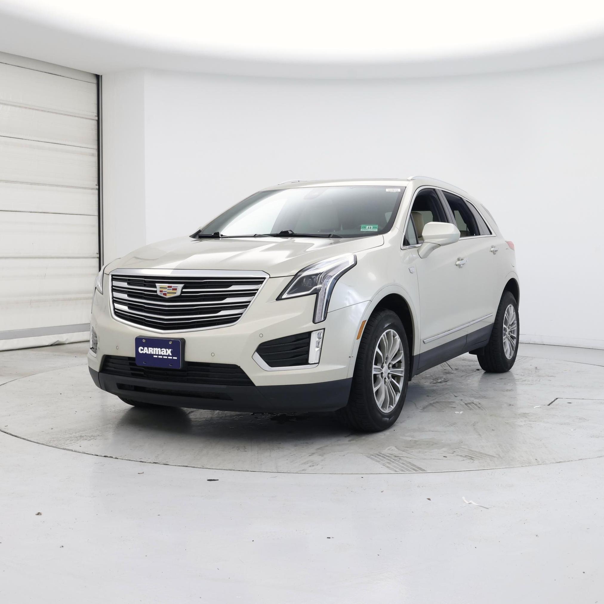 Thumbnail: 2017 Cadillac XT5 - 4