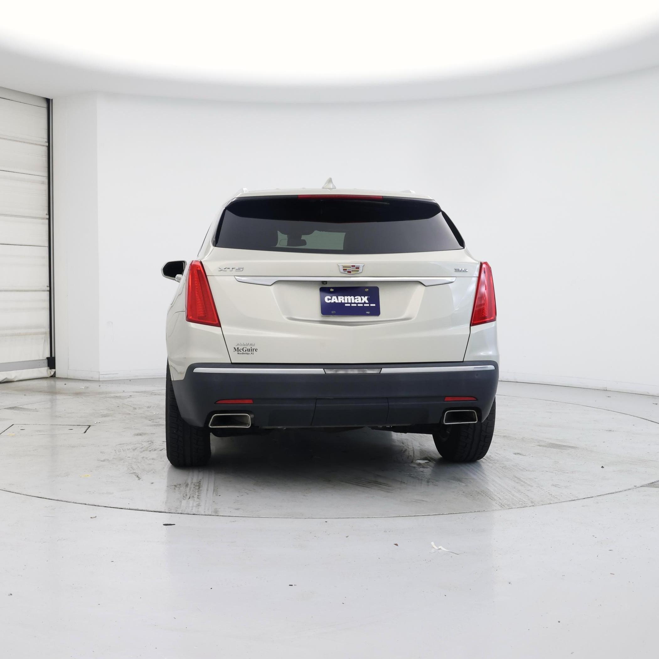 Thumbnail: 2017 Cadillac XT5 - 6