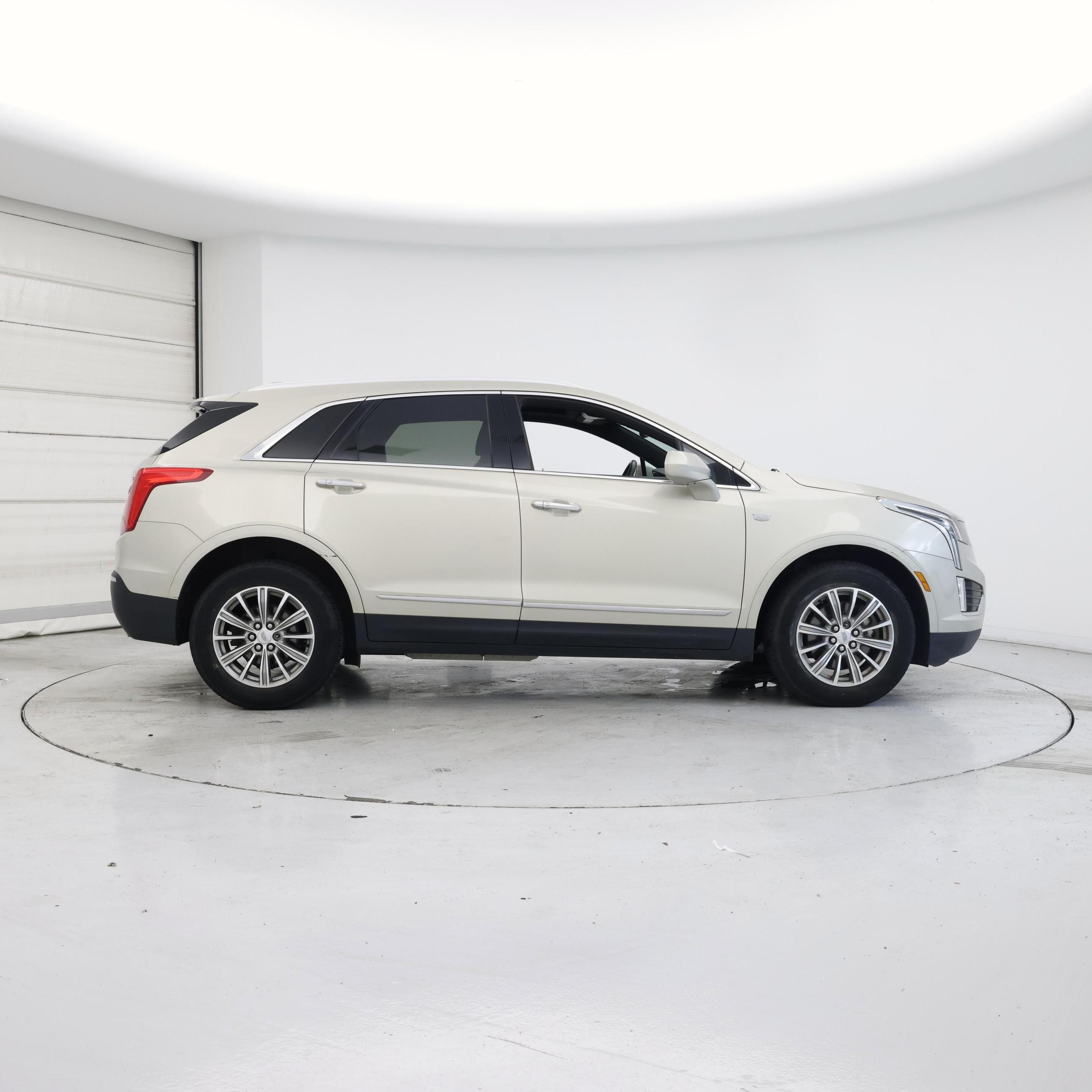 Thumbnail: 2017 Cadillac XT5 - 7