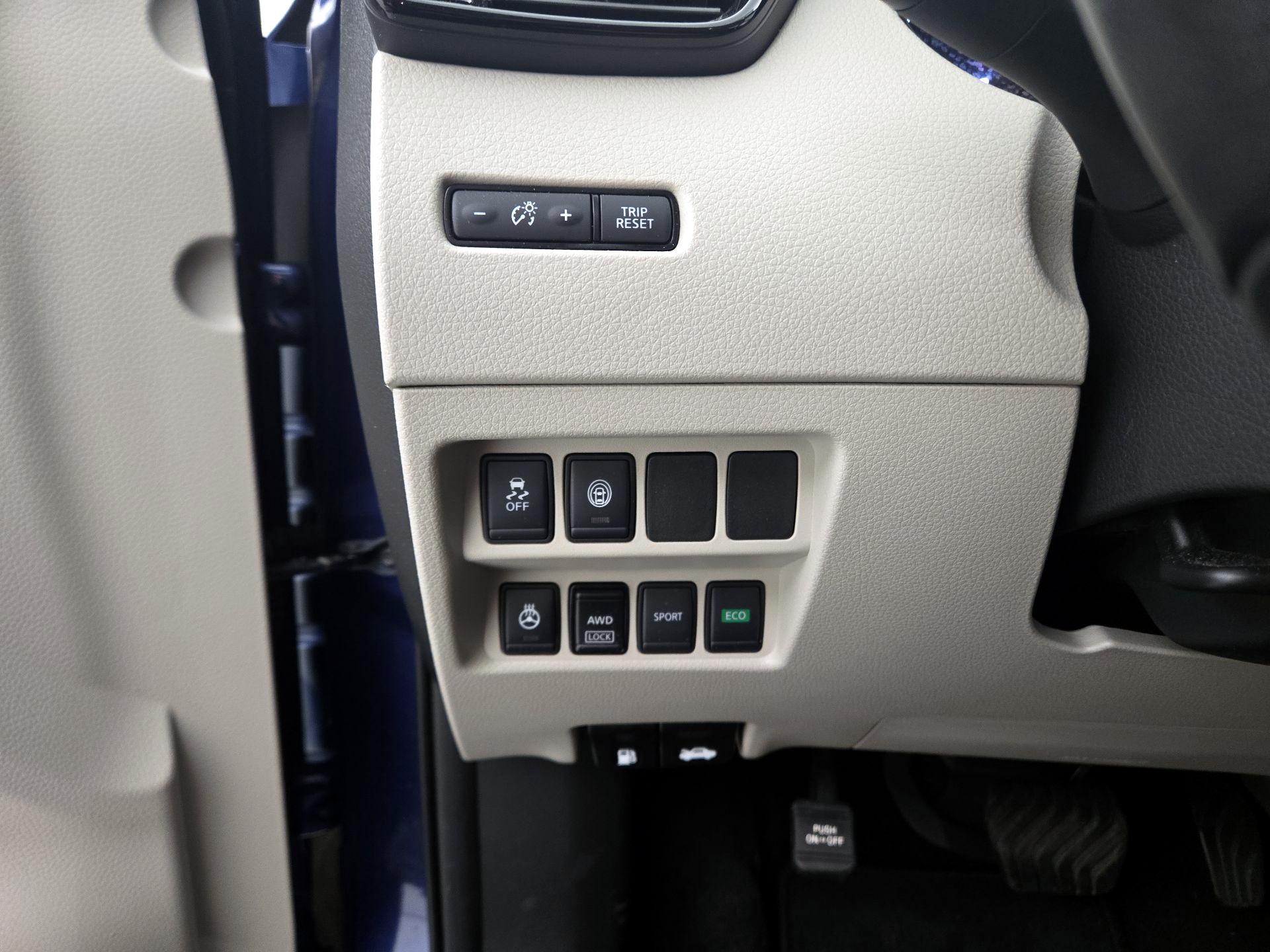 Thumbnail: 2021 Nissan Rogue Sport - 13
