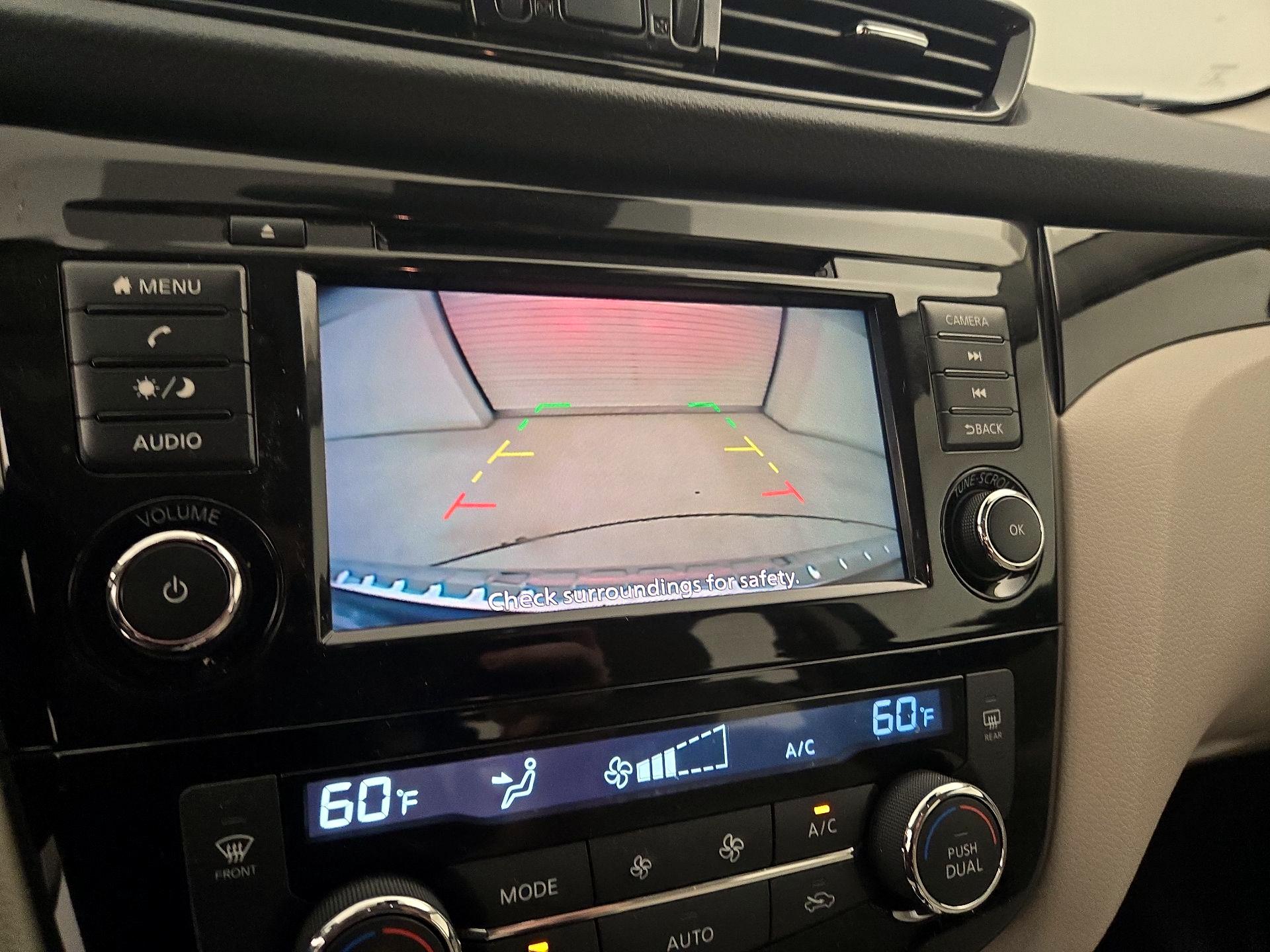 Thumbnail: 2021 Nissan Rogue Sport - 14