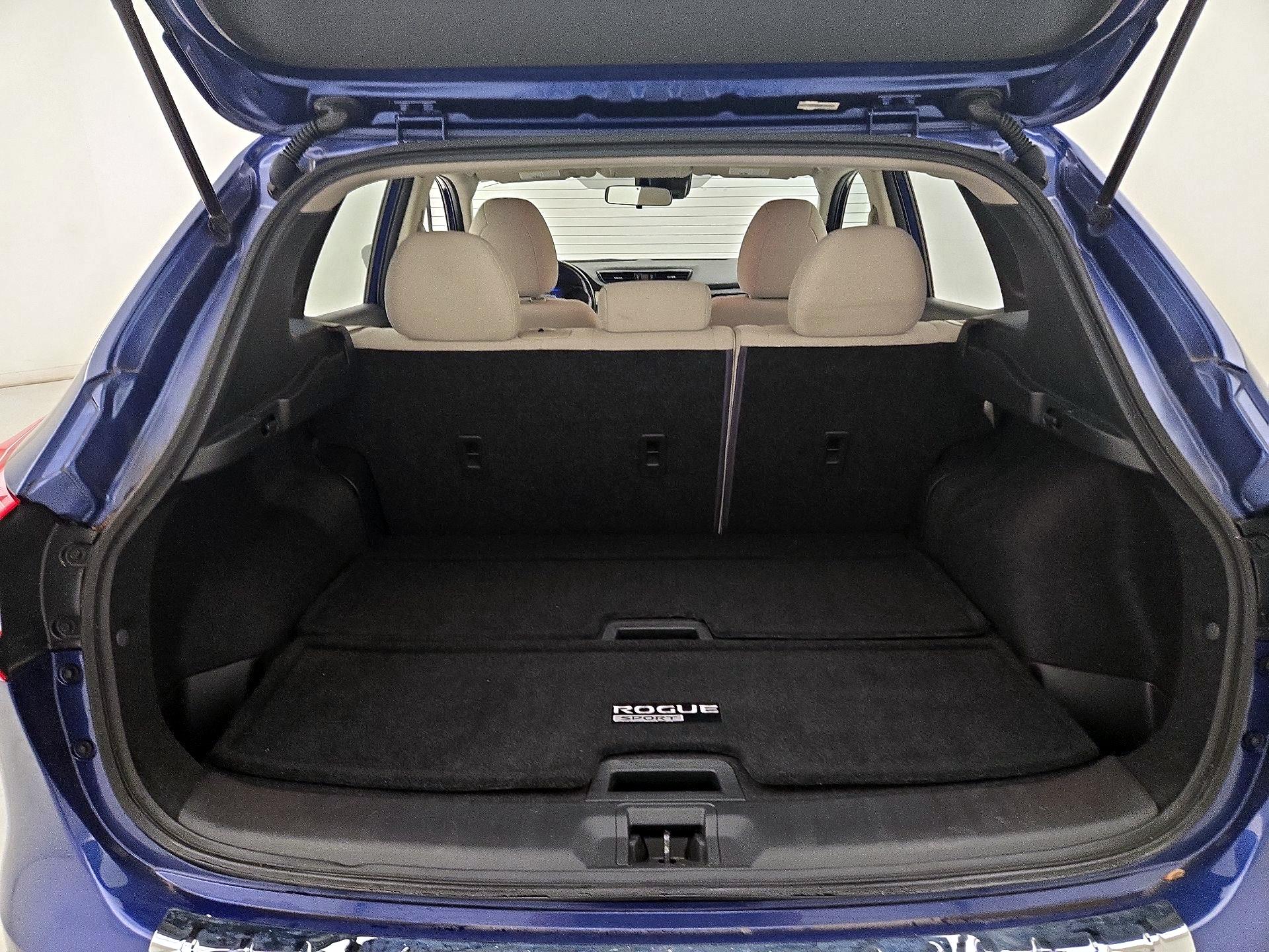 Thumbnail: 2021 Nissan Rogue Sport - 20