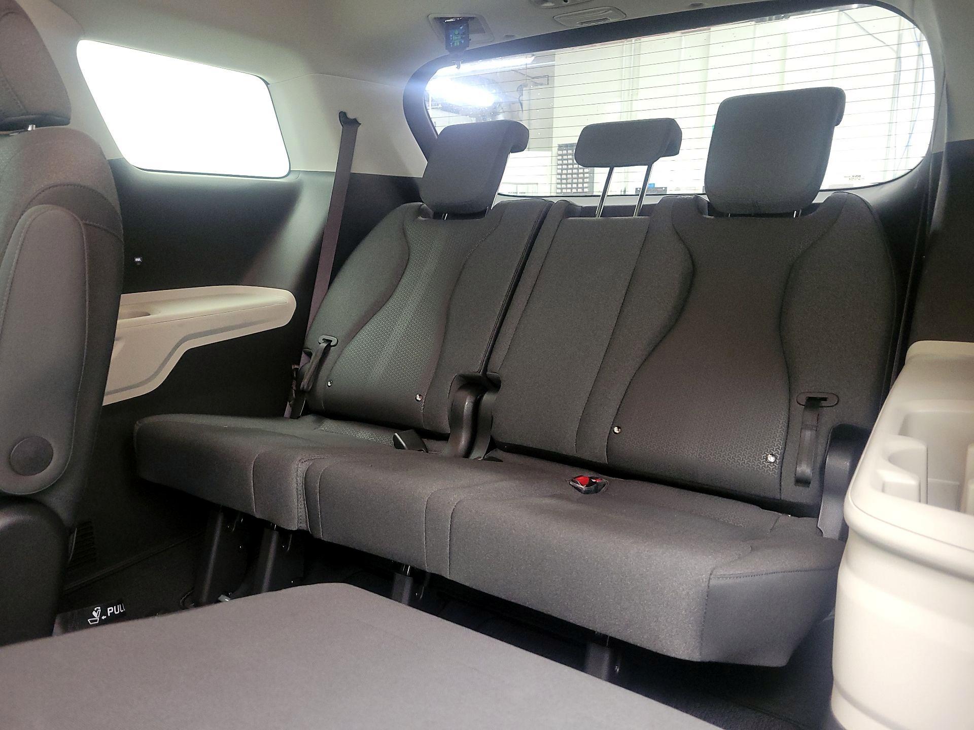 Thumbnail: 2022 Kia Carnival - 19