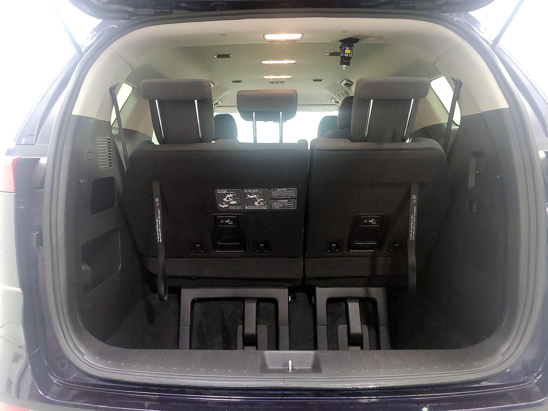 Thumbnail: 2022 Kia Carnival - 20