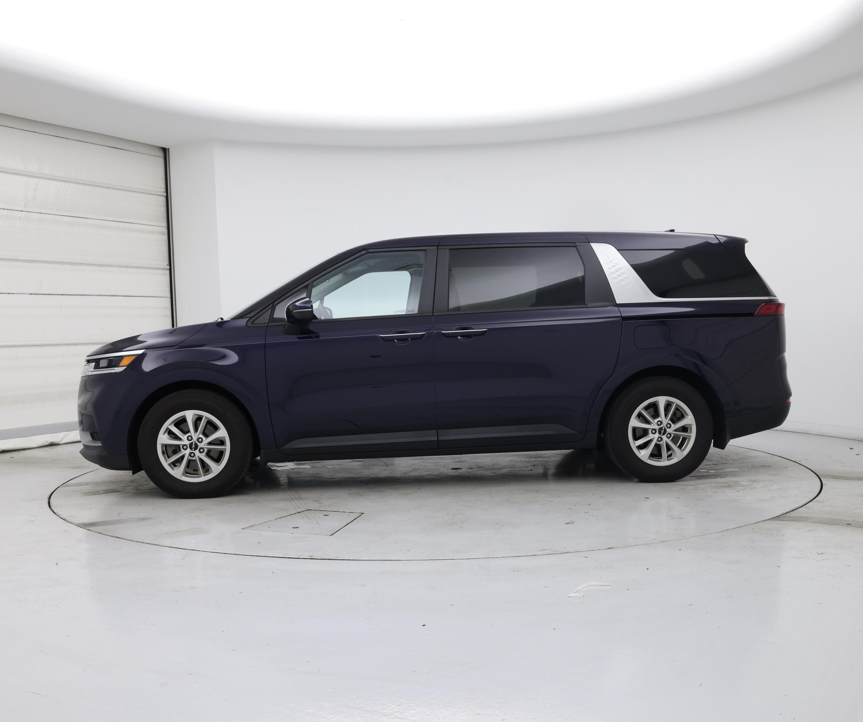 Thumbnail: 2022 Kia Carnival - 3